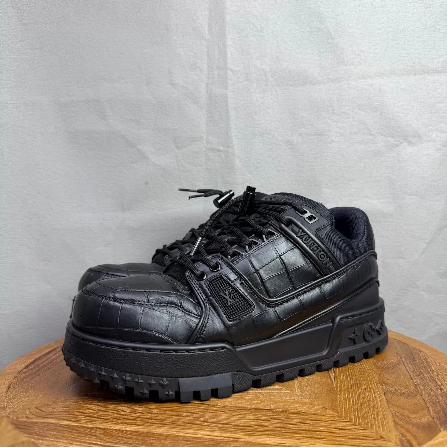 Louis Vuitton LV Trainer Black Croc Embossed UK6.5/41 Worn 2x Size US 7.5 / EU 40-41 - 1 Thumbnail