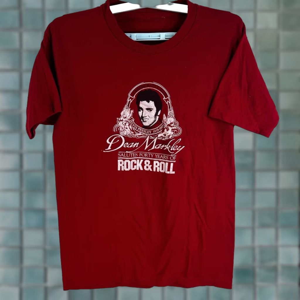 Vintage VINTAGE M & M Rock T-Shirt Adult Medium Red Elvis 40 Years Graphic Print Crew Neck Short Sleeve Men's Size US M / EU 48-50 / 2 - 1 Thumbnail