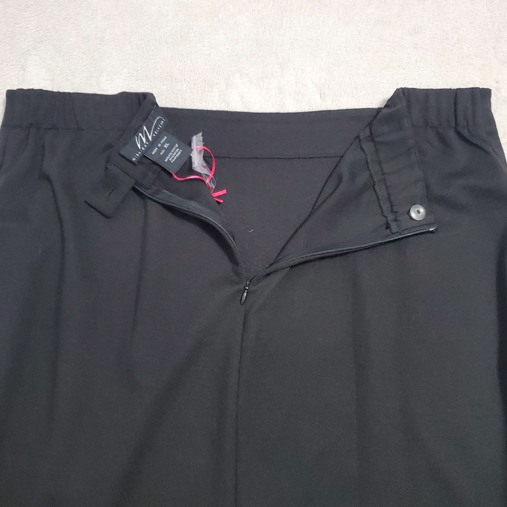 Velvet VINTAGE Midnight Velvet Skirt Women XL Black Embellished Back Zip Knee Length FLAW Size 40" / US 18 - 4 Thumbnail