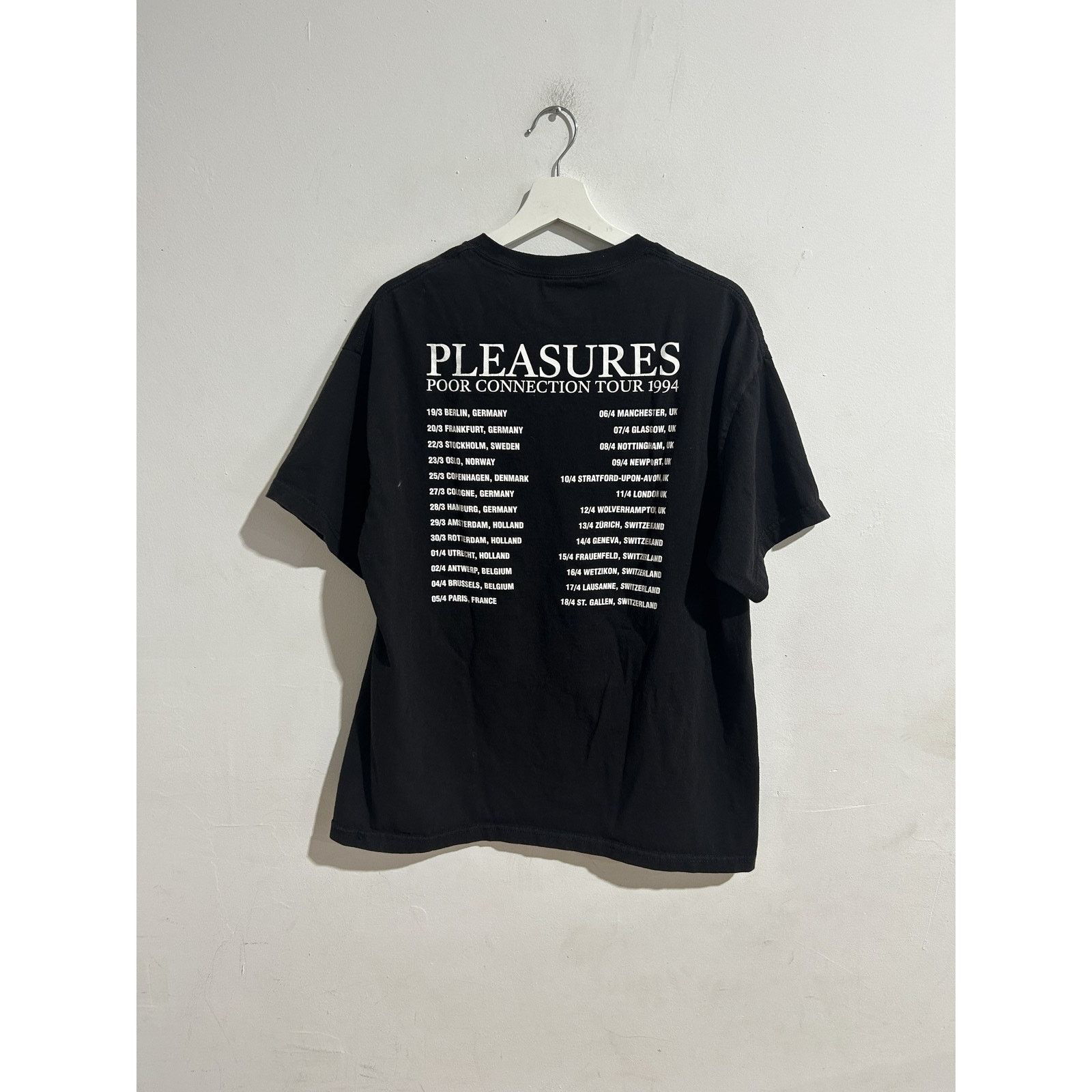 Pleasures PLEASURES POOR CONNECTION TEE BLACK SIZE XL PREOWNED Size US XL / EU 56 / 4 - 2 Thumbnail