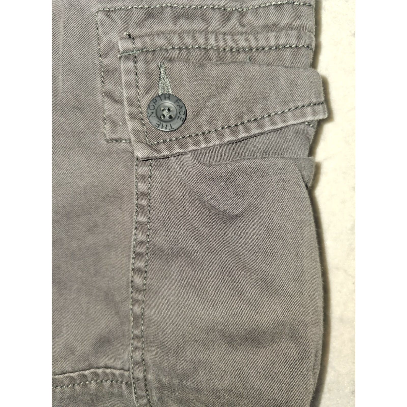 The North Face The North Face Classic Carrgo Pants W/ Draw Stings Outdoors Mens Size 36x30 Gray Size US 36 / EU 52 - 3 Thumbnail