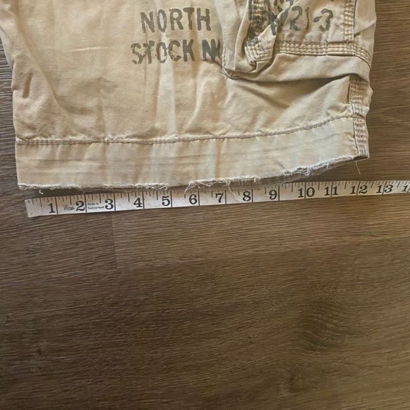American Eagle Outfitters Y2k Tan American Eagle Cargo Shorts Size US 33 - 6 Thumbnail