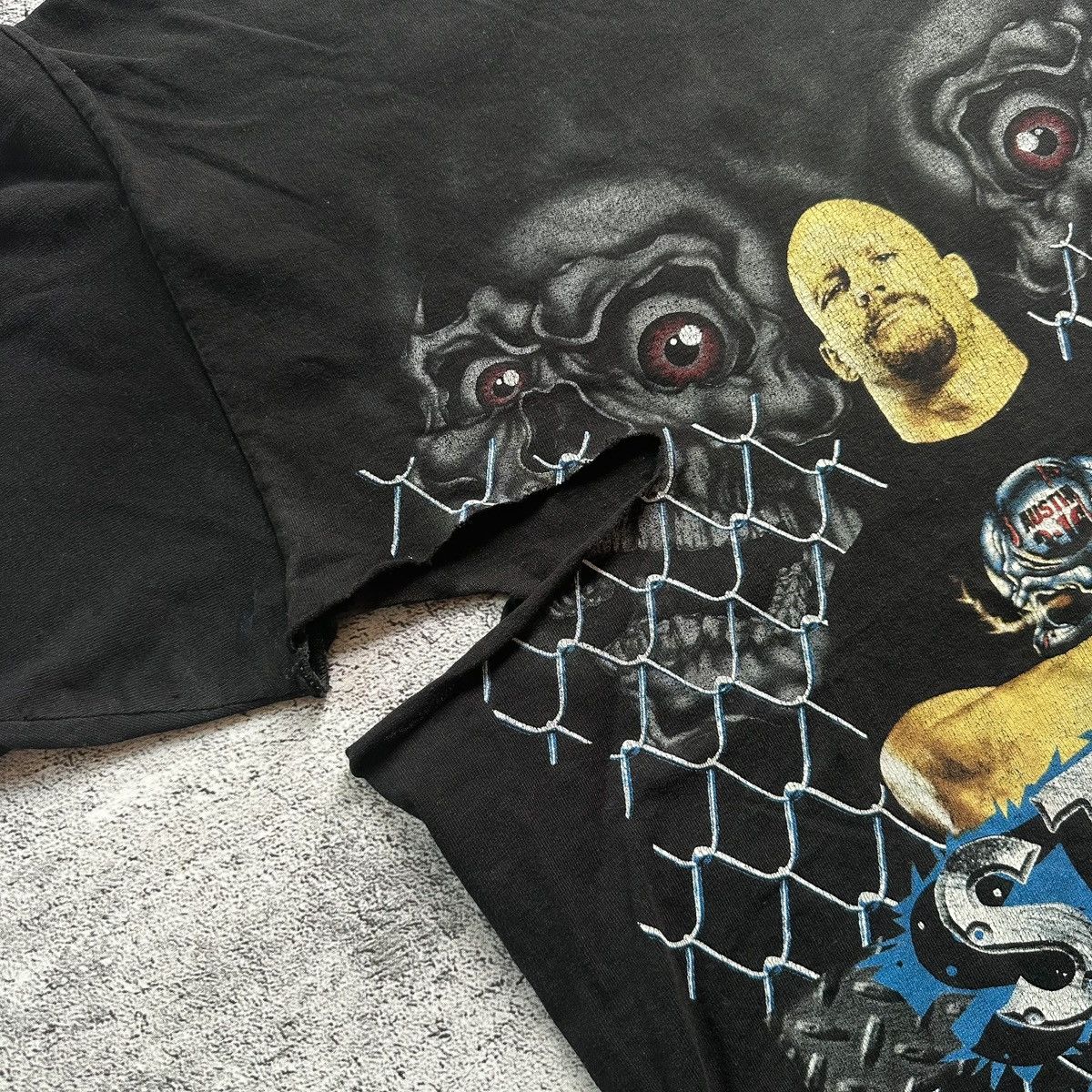 Vintage 2000’s THRASHED Steve Austin T-Shirt Size US L / EU 52-54 / 3 - 3 Thumbnail
