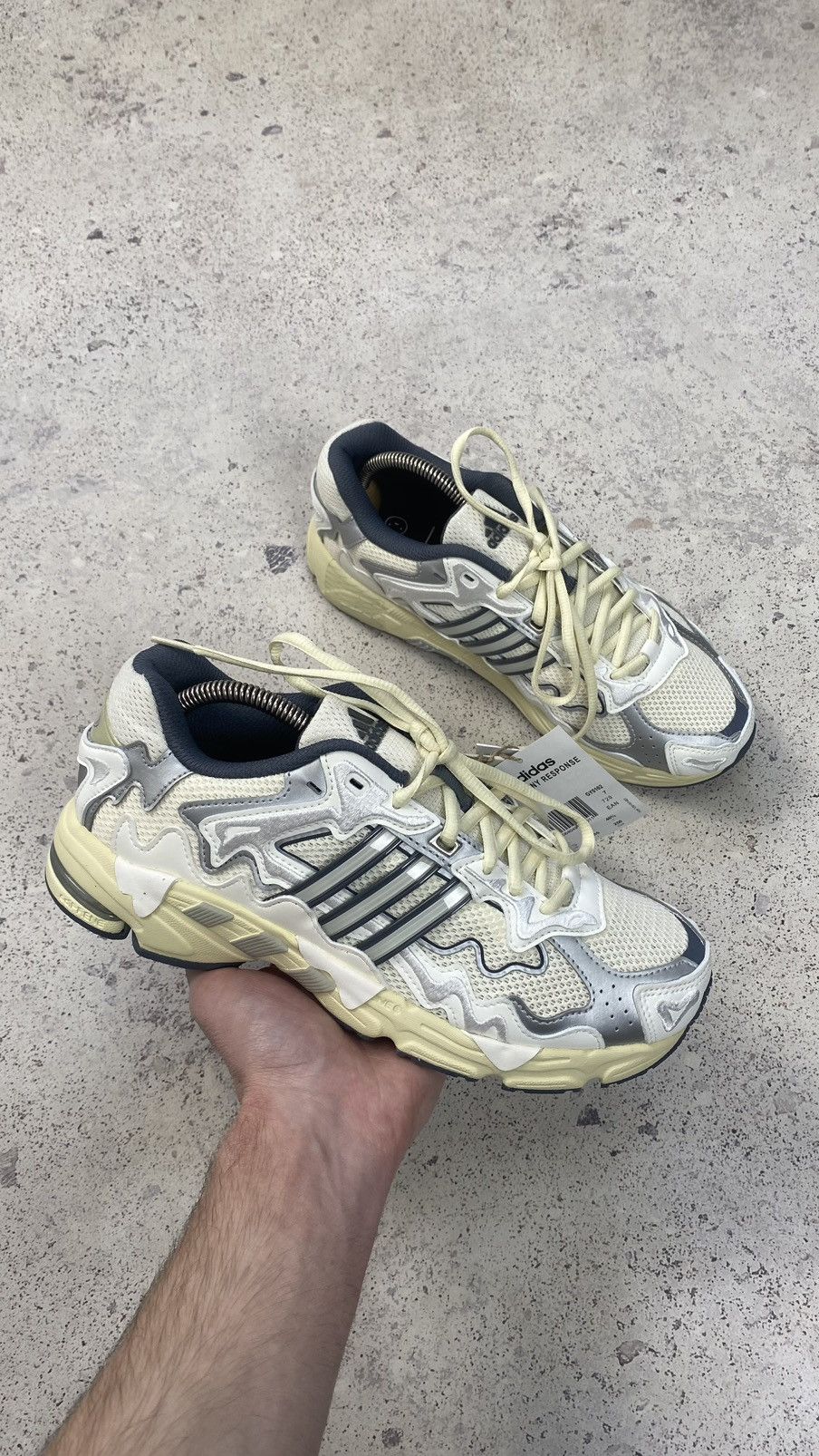 Adidas Adidas × Bad Bunny Responce CL Cream Blokecore y2k Size us7 Size US 7 / EU 40 - 4 Thumbnail