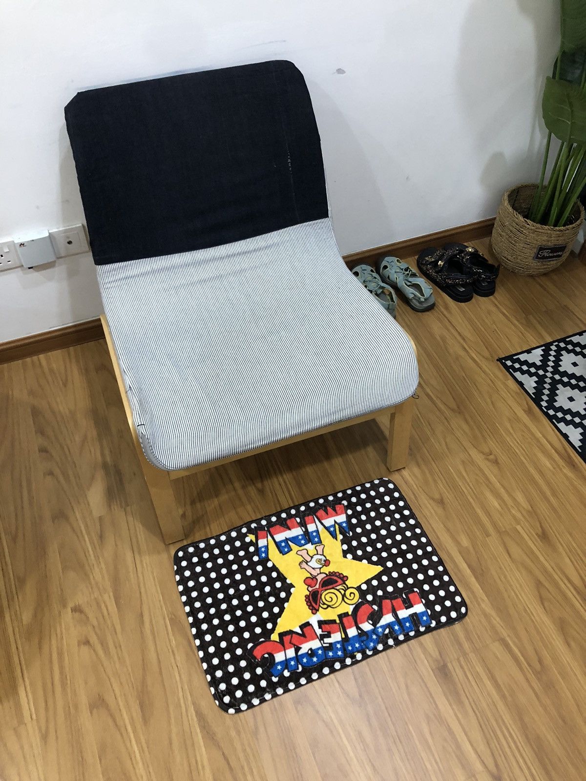 Hysteric Glamour Hysteric Mini By Hysteric Glamour Area Rug Size ONE SIZE - 2 Thumbnail