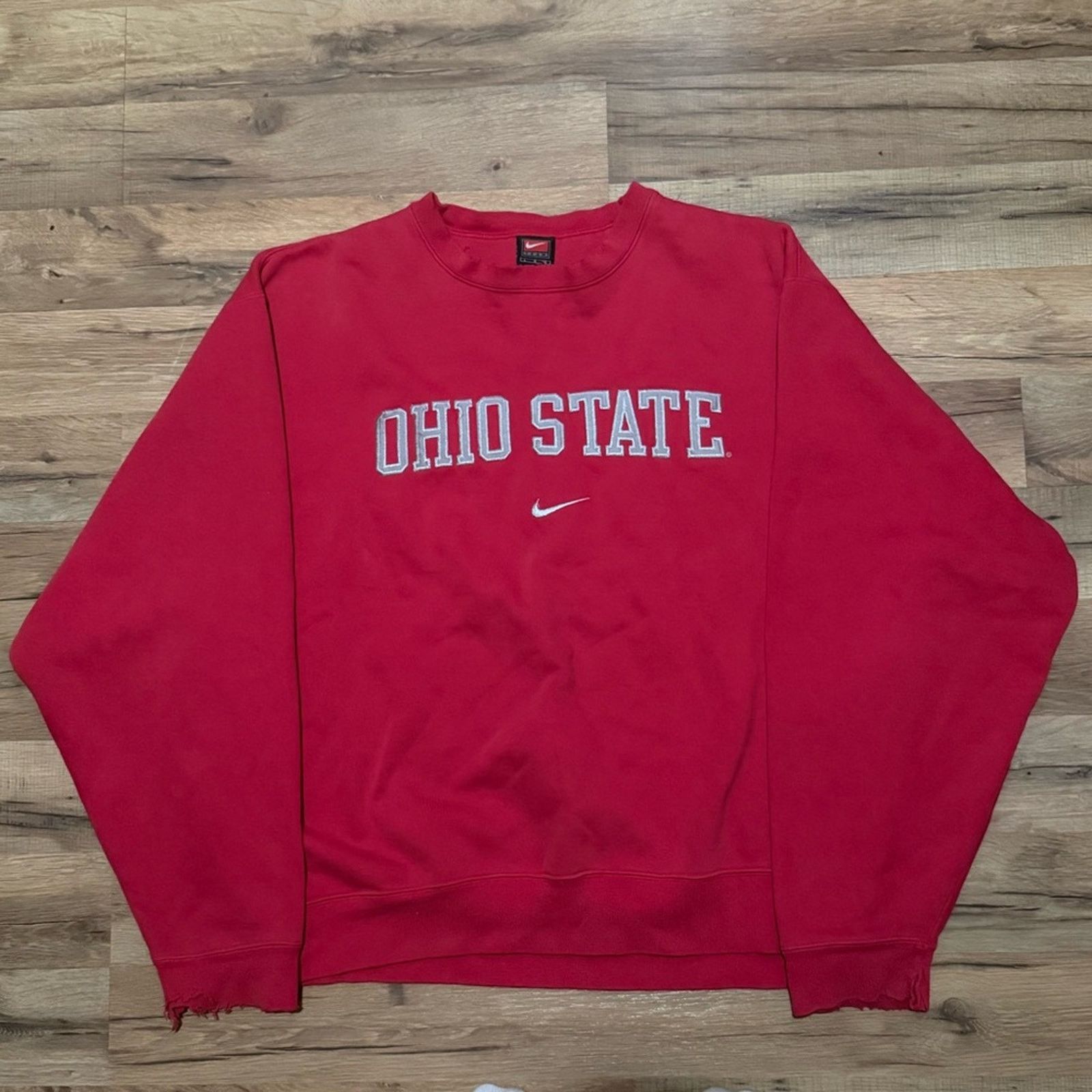 Nike 90s Nike Ohio State Center Swoosh Crewneck Sweatshirt Size US L / EU 52-54 / 3 - 1 Thumbnail