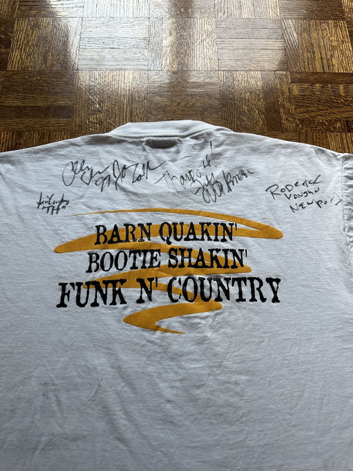 Band Tees Vintage 90s The Hollow Funk N' Country Autographed Band Tee Size US XL / EU 56 / 4 - 4 Thumbnail