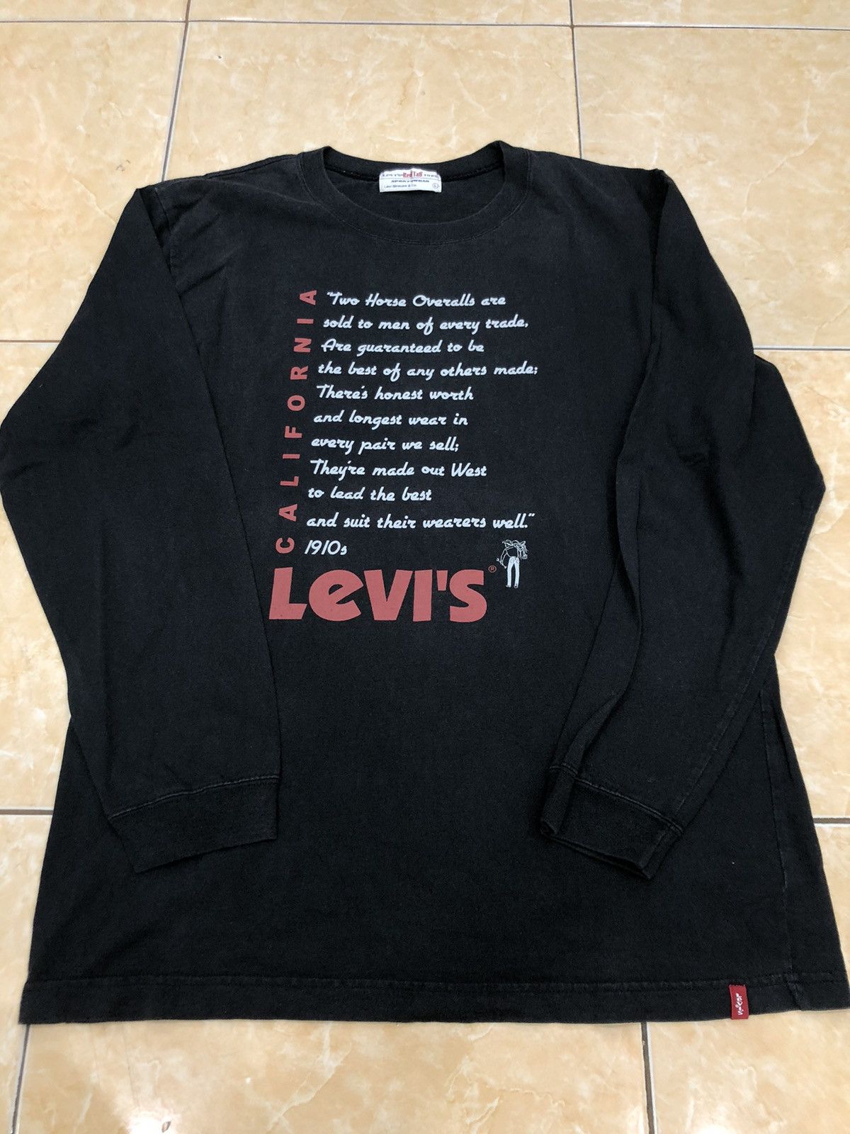 Levi's × Levi's Made & Crafted × Levi's Vintage Clothing Vintage Levi’s RedTab Words Longsleeve Size US L / EU 52-54 / 3 - 2 Thumbnail
