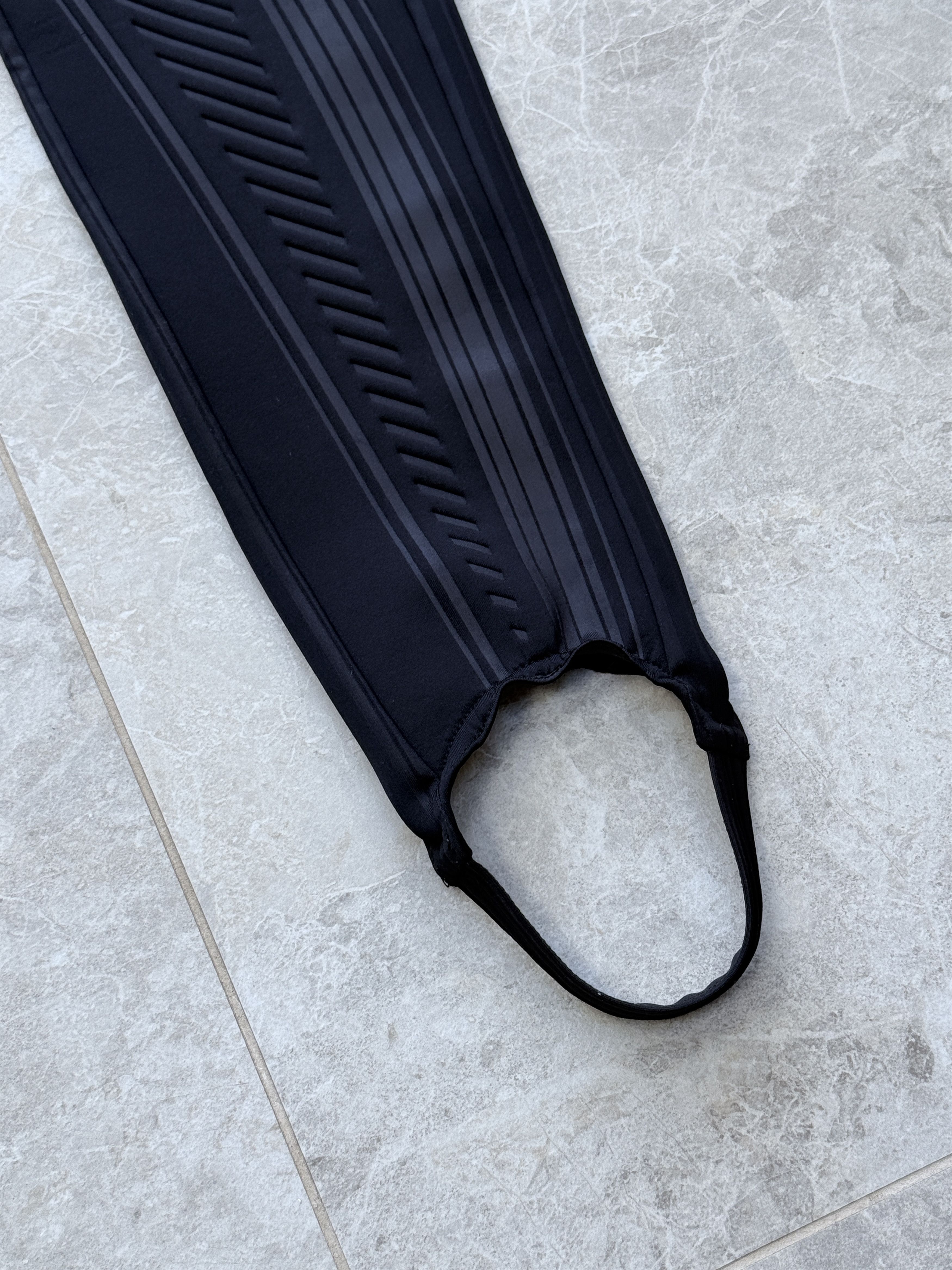 Mugler Scuba embossed leggings with stirrups Size 27" / US 4 / IT 40 - 5 Thumbnail