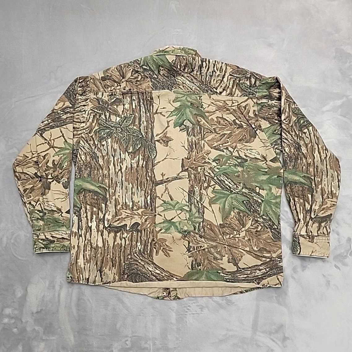 Walls VINTAGE Walls Camouflage Shirt Men L Green Realtree Hunting Made in USA Shirt Mens Camouflage 90s Nature Outdoor Size US L / EU 52-54 / 3 - 6 Thumbnail
