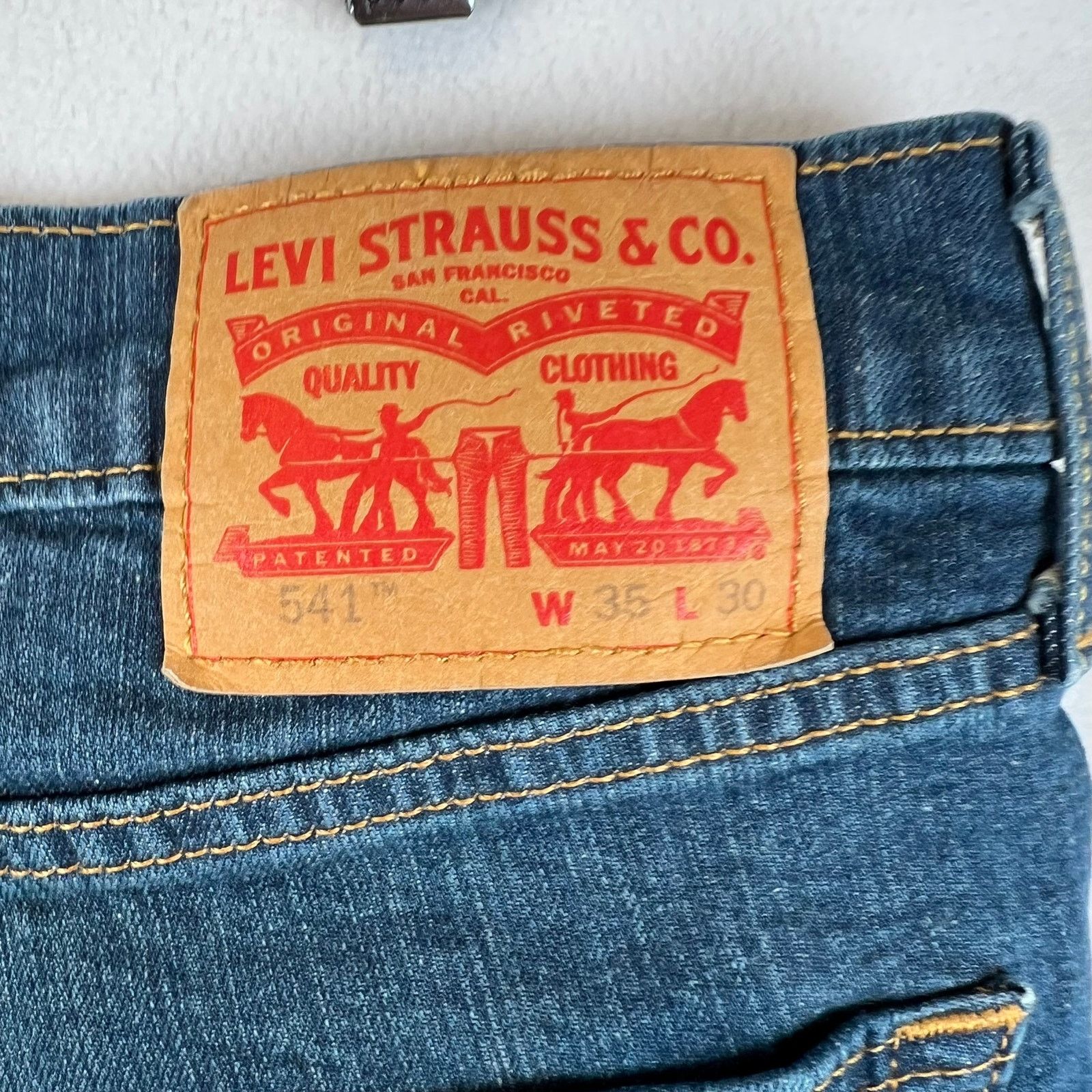 Levi's Levis 541 Jeans Mens 35x30 Blue Athletic Tapered Denim Size US 35 - 4 Thumbnail