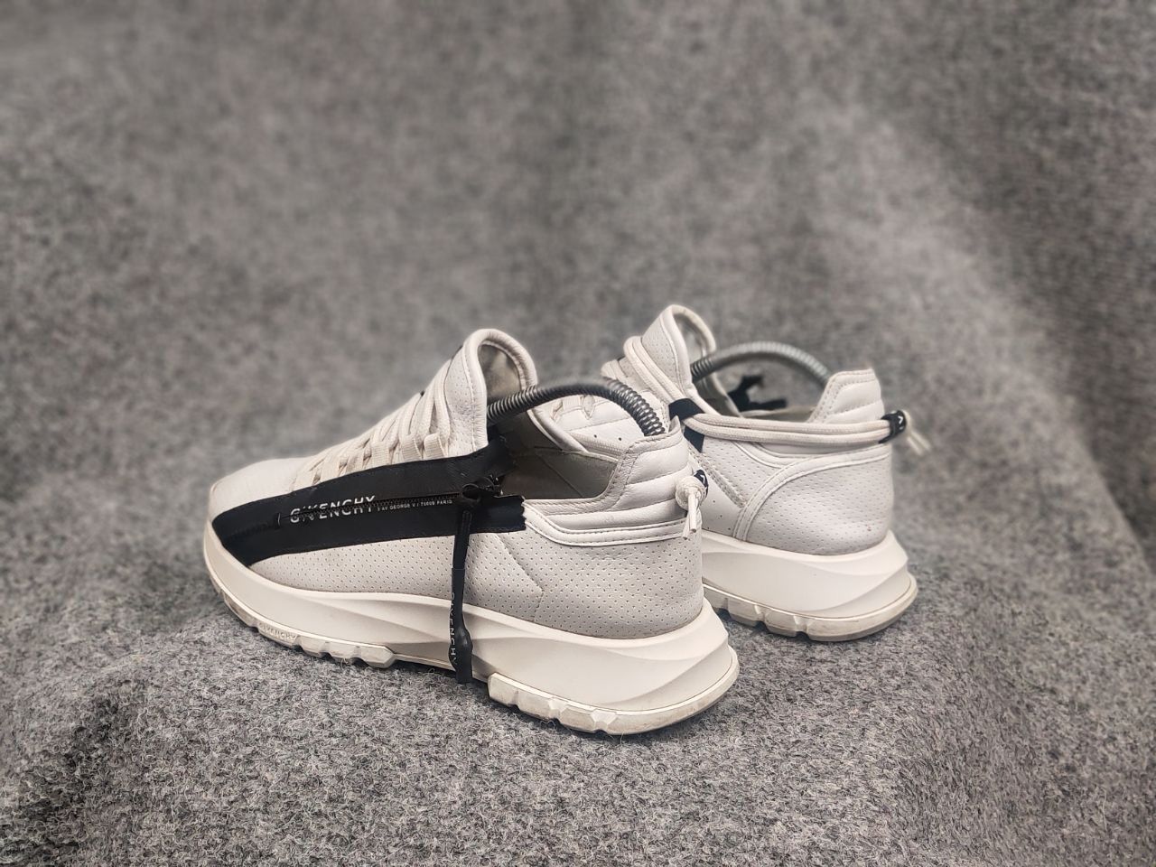 Givenchy Givenchy spectre runner sneakers leather Logo Zip Shoes Size US 8.5 / IT 38.5 - 9 Thumbnail