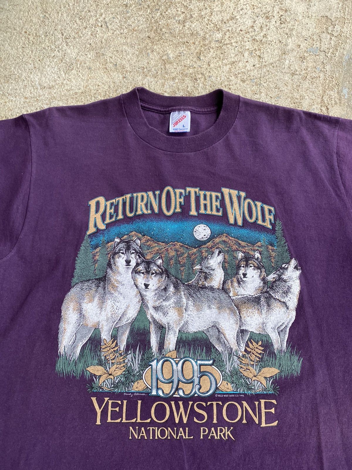 Japanese Brand × Vintage Vintage 90’s Wolf Yellowstone Purple Shirt Size US L / EU 52-54 / 3 - 3 Thumbnail
