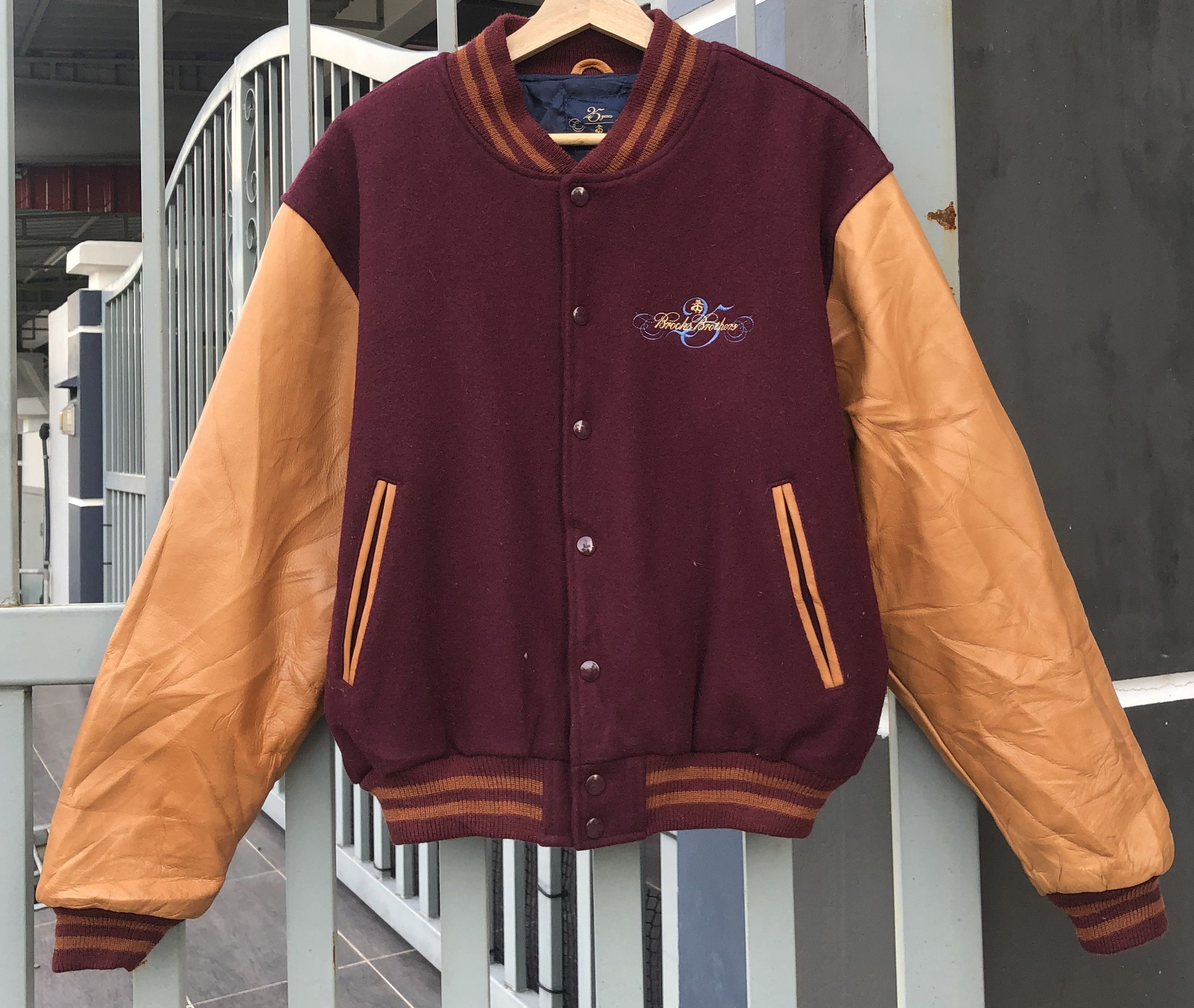 Brooks Brothers Brooks Brothers Cow Leather Sleeve Varsity Jacket Size US S / EU 44-46 / 1 - 2 Thumbnail