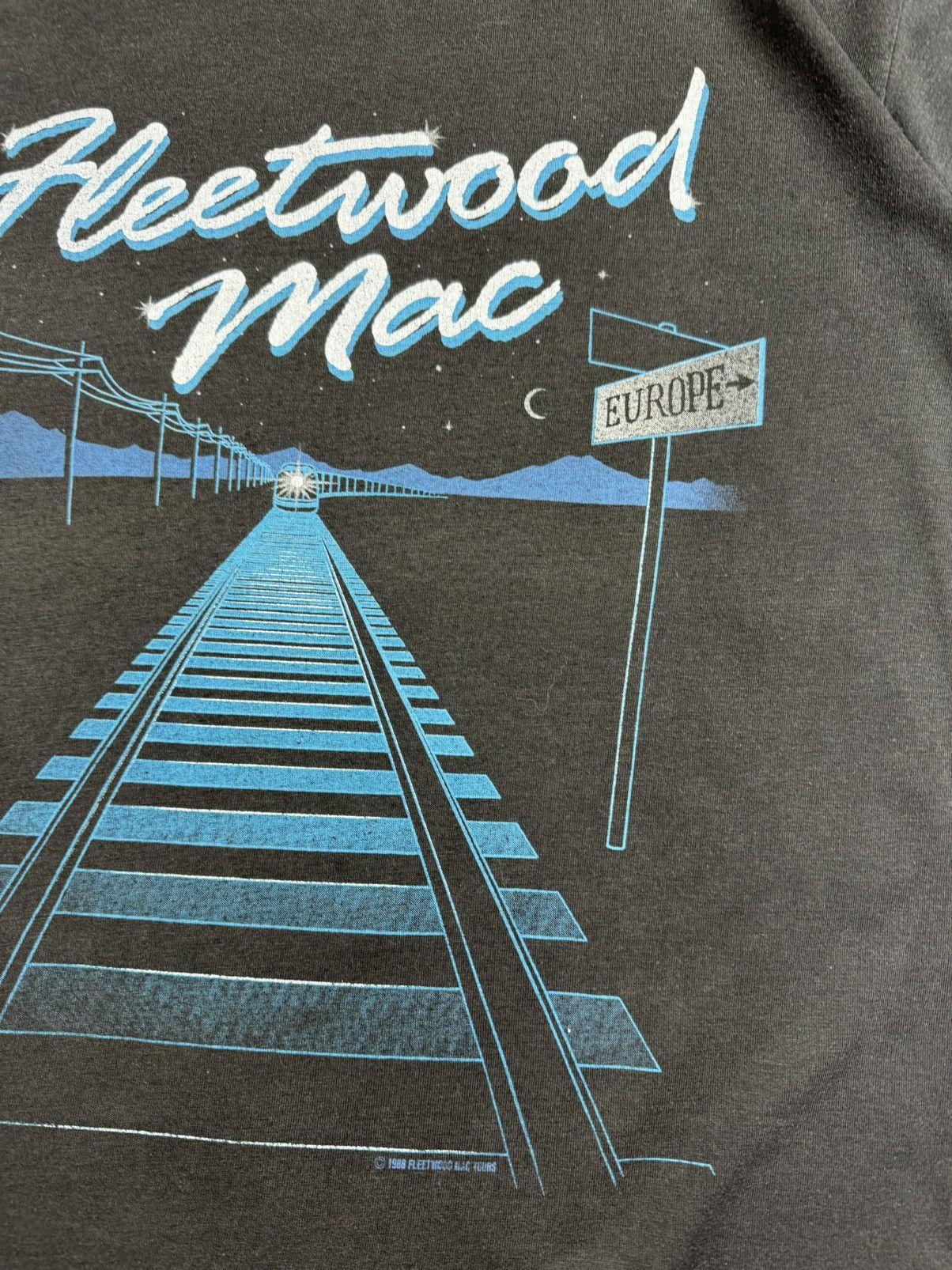 Band Tees Fleetwood Mac Europe 1988 The Mac Is Back Very Rare T Shirt Size US S / EU 44-46 / 1 - 8 Thumbnail