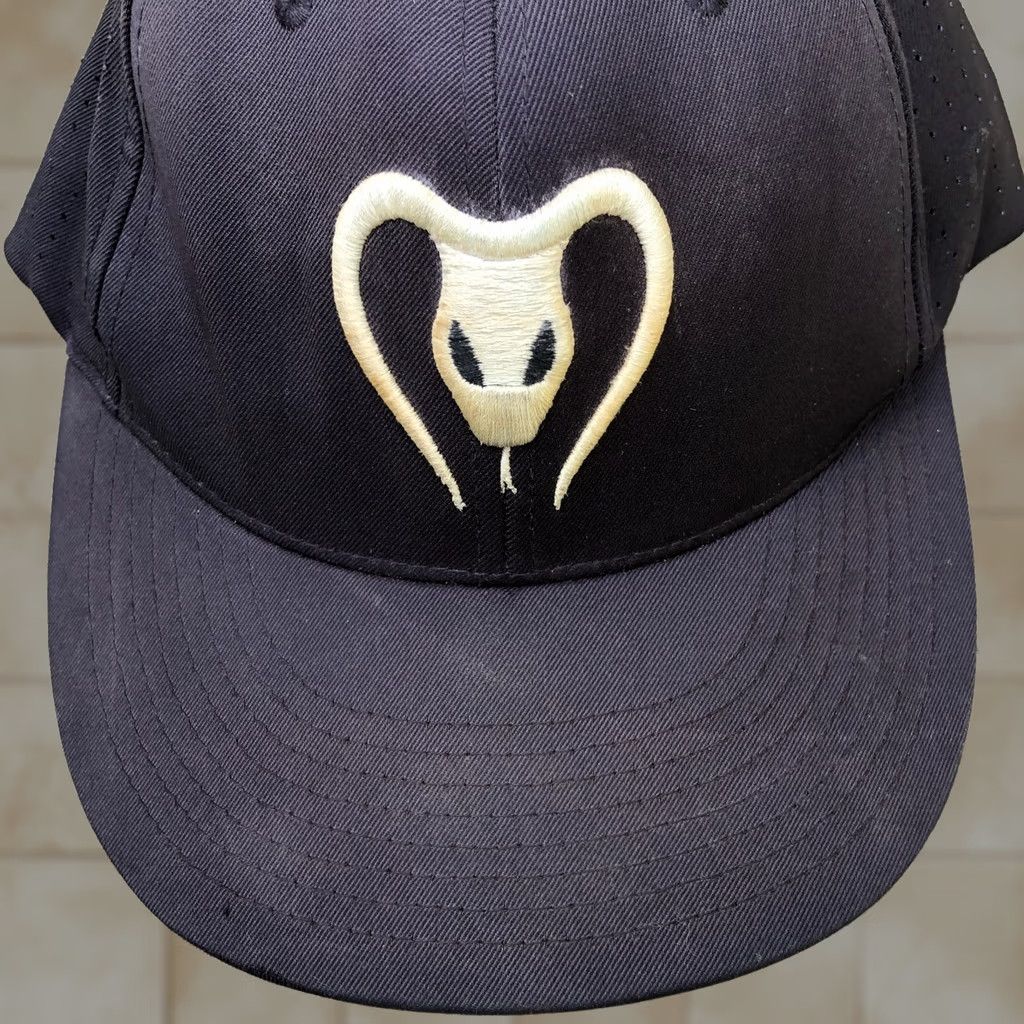 Vintage PACIFIC HEADWEAR VENOMEX Vented Hat Men's SM/MD Black Fitted Baseball Cap Size ONE SIZE - 1 Thumbnail