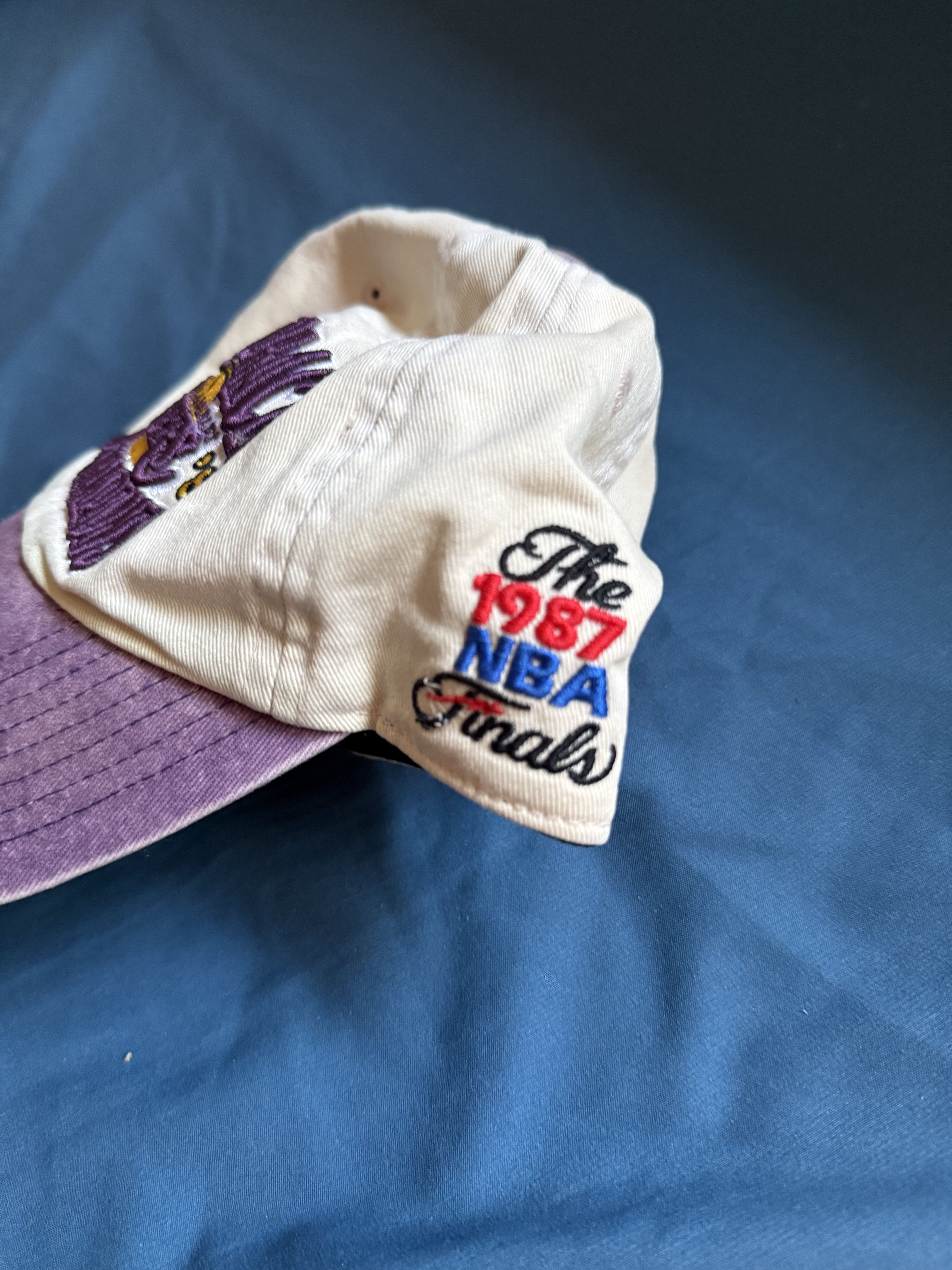 Mitchell & Ness Mitchell & Ness Lakers Championship vintage Snapback Hat Size ONE SIZE - 5 Thumbnail