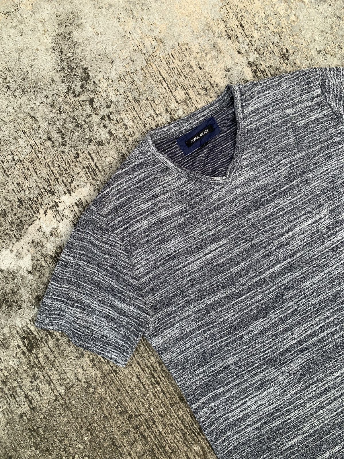 Japanese Brand Avail mode v neck shirt Size US M / EU 48-50 / 2 - 5 Thumbnail