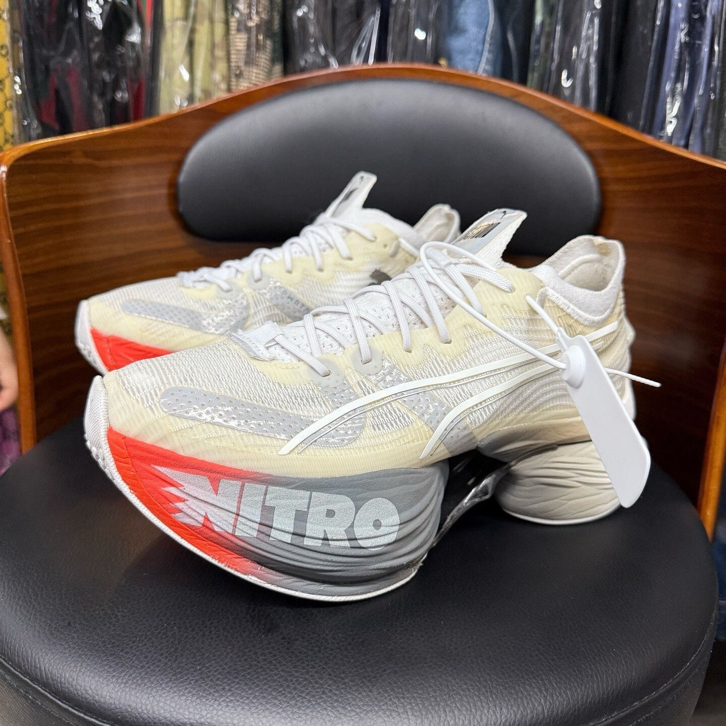 Other Running White Lowtop Sneakers 40 Men Size US 7.5 / EU 40-41 - 1 Thumbnail