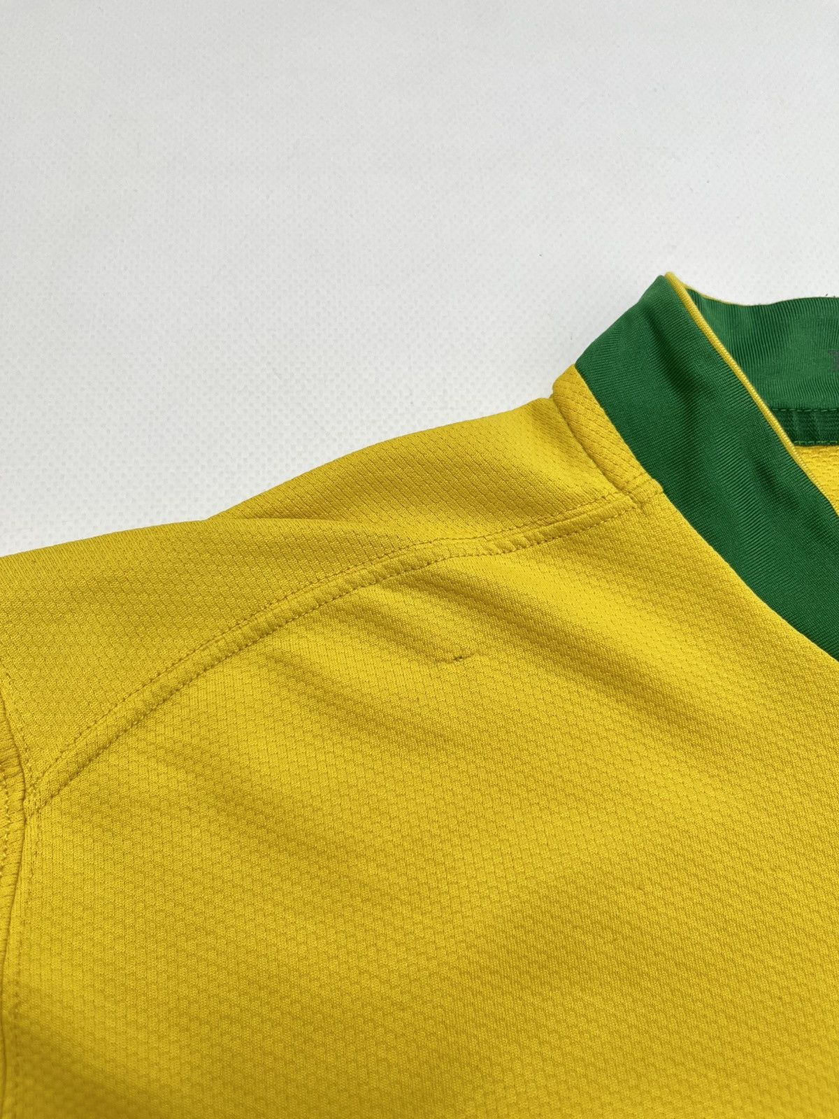 Nike Brazil Vintage Soccer Jersey 00s Size US L / EU 52-54 / 3 - 12 Thumbnail