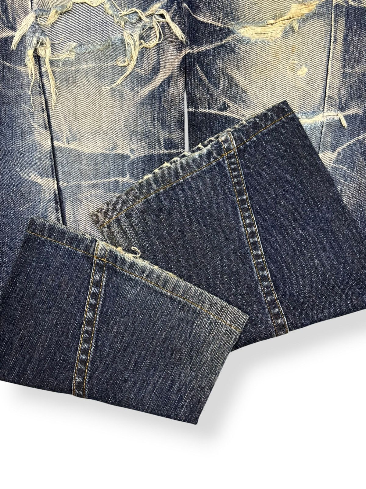 Tornado Mart Vintage Tornado Mart Mud Wash Spiral Flare Distressed Jeans Size US 31 - 9 Thumbnail