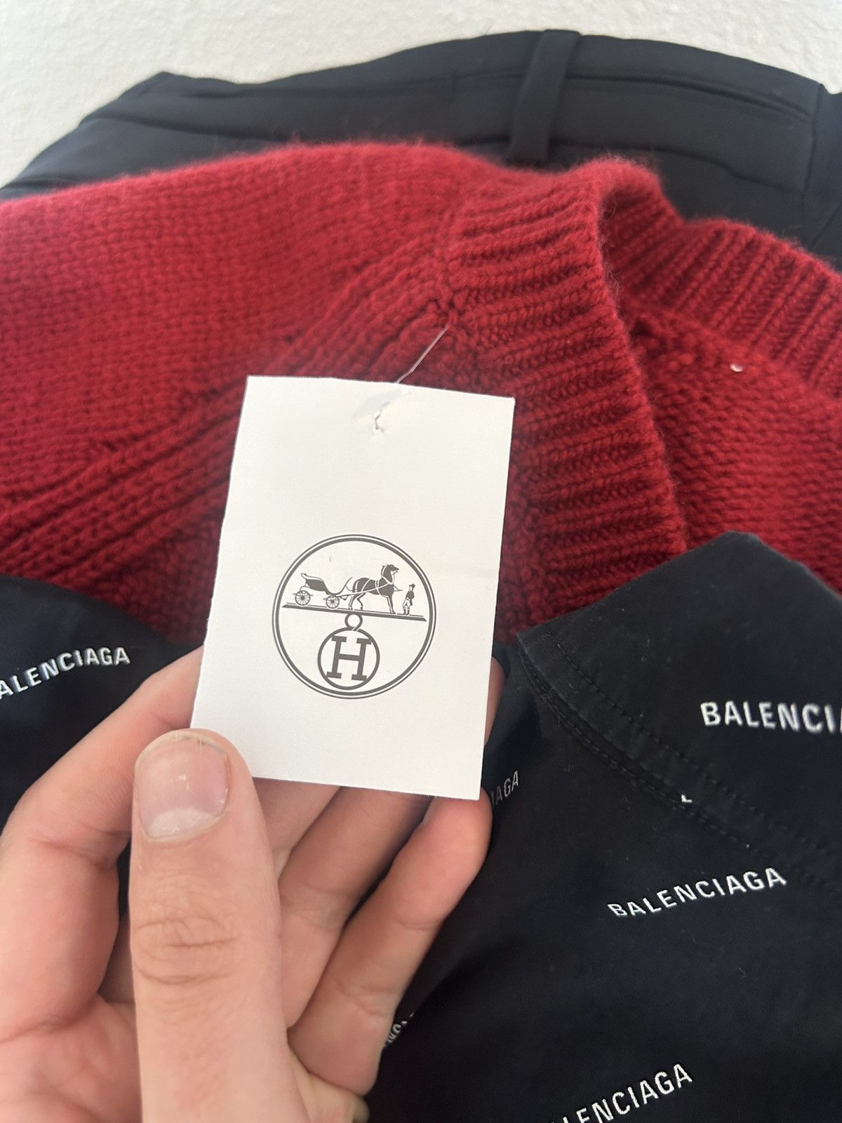 Hermes Red Cashmere V-Neck Sweater Size US L / EU 52-54 / 3 - 11 Thumbnail