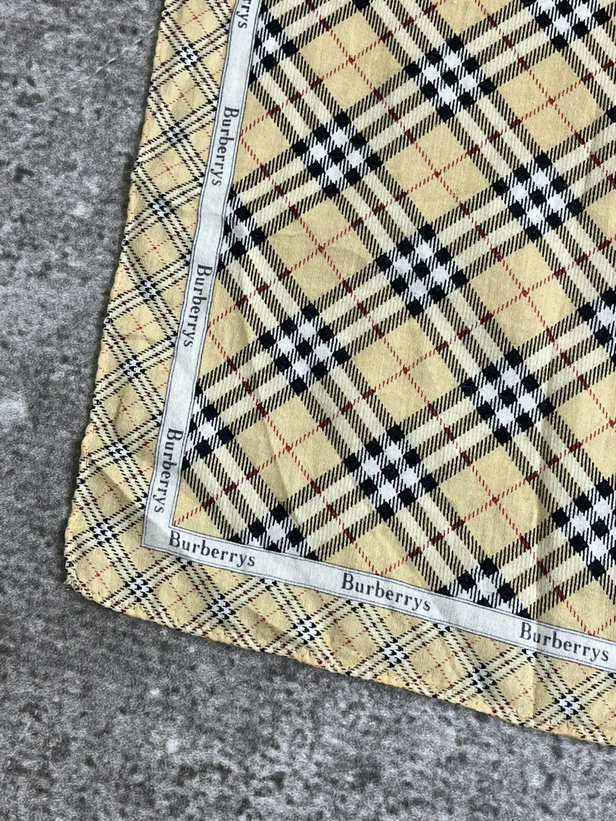Burberry Burberrys Nova Check Handkerchief / Bandana / Neckerchief Size ONE SIZE - 5 Thumbnail