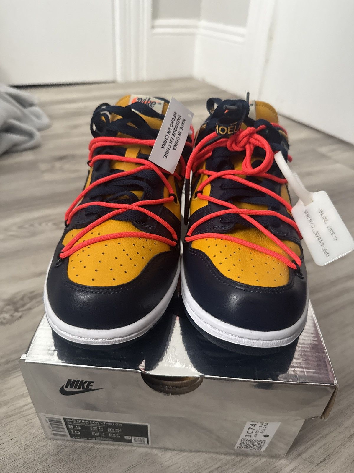 Nike × Off-White Nike X Offwhite Dunk Low University Gold Size US 8.5 / EU 41-42 - 5 Thumbnail