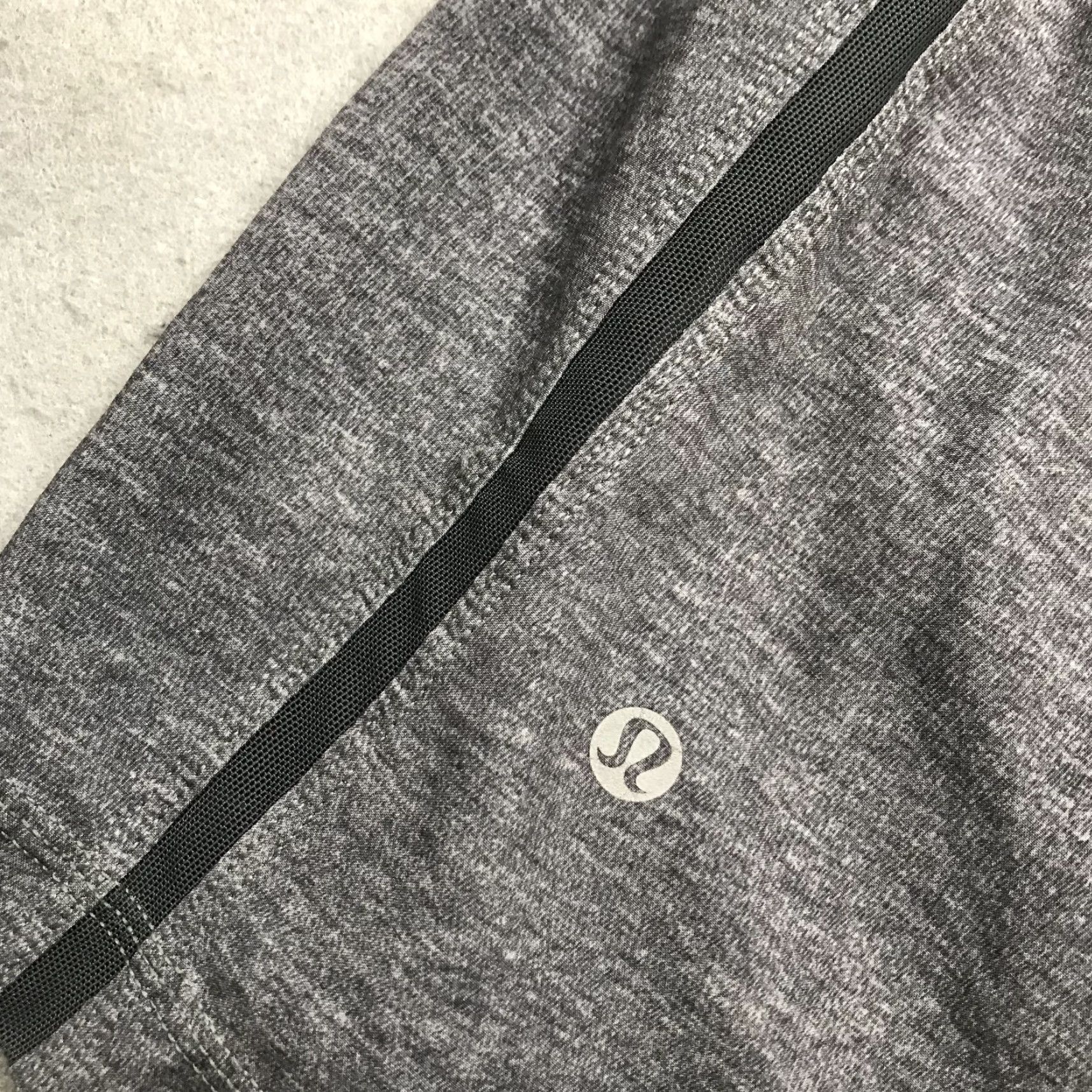 Lululemon Lululemon Shorts Mens M Gray 9 Inch Pace Breaker Lined Performance Regular Inseam 9 in Gym & Training, Yoga, Walking Mens Size US 31 - 5 Thumbnail