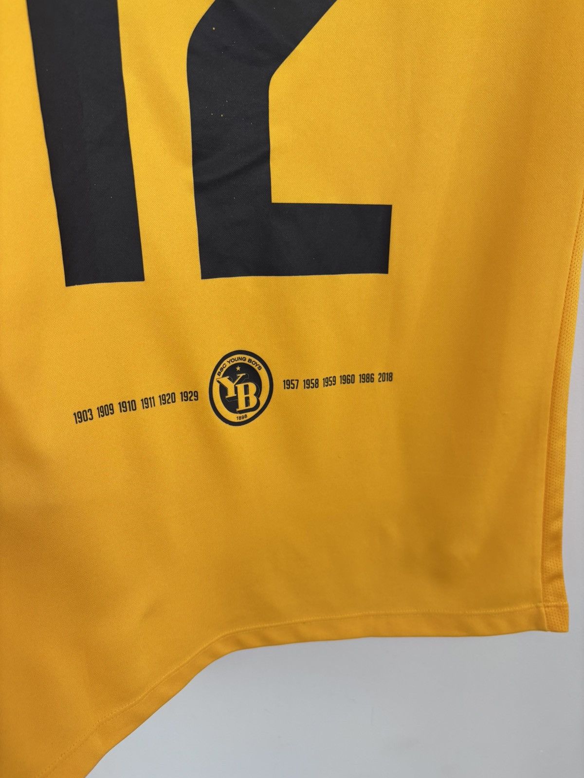 Nike Nike Young Boys Switzerland 2018 #12 Football Soccer Jersey Size US M / EU 48-50 / 2 - 18 Thumbnail
