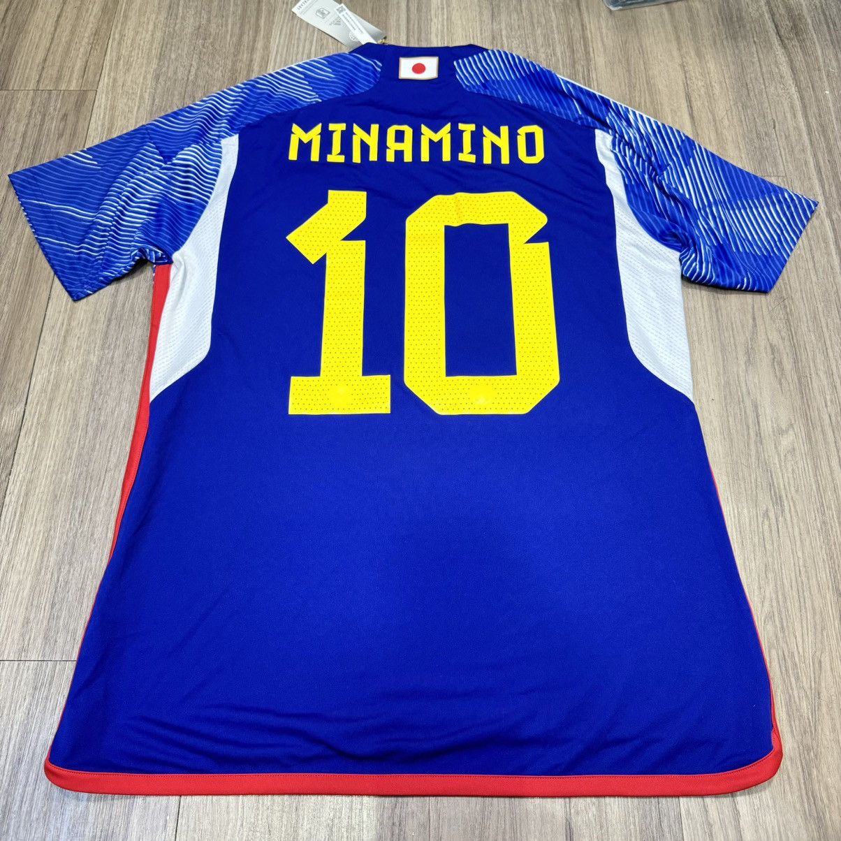 Japan World cup 2022 home shirt #10 Minamino (bnwt)