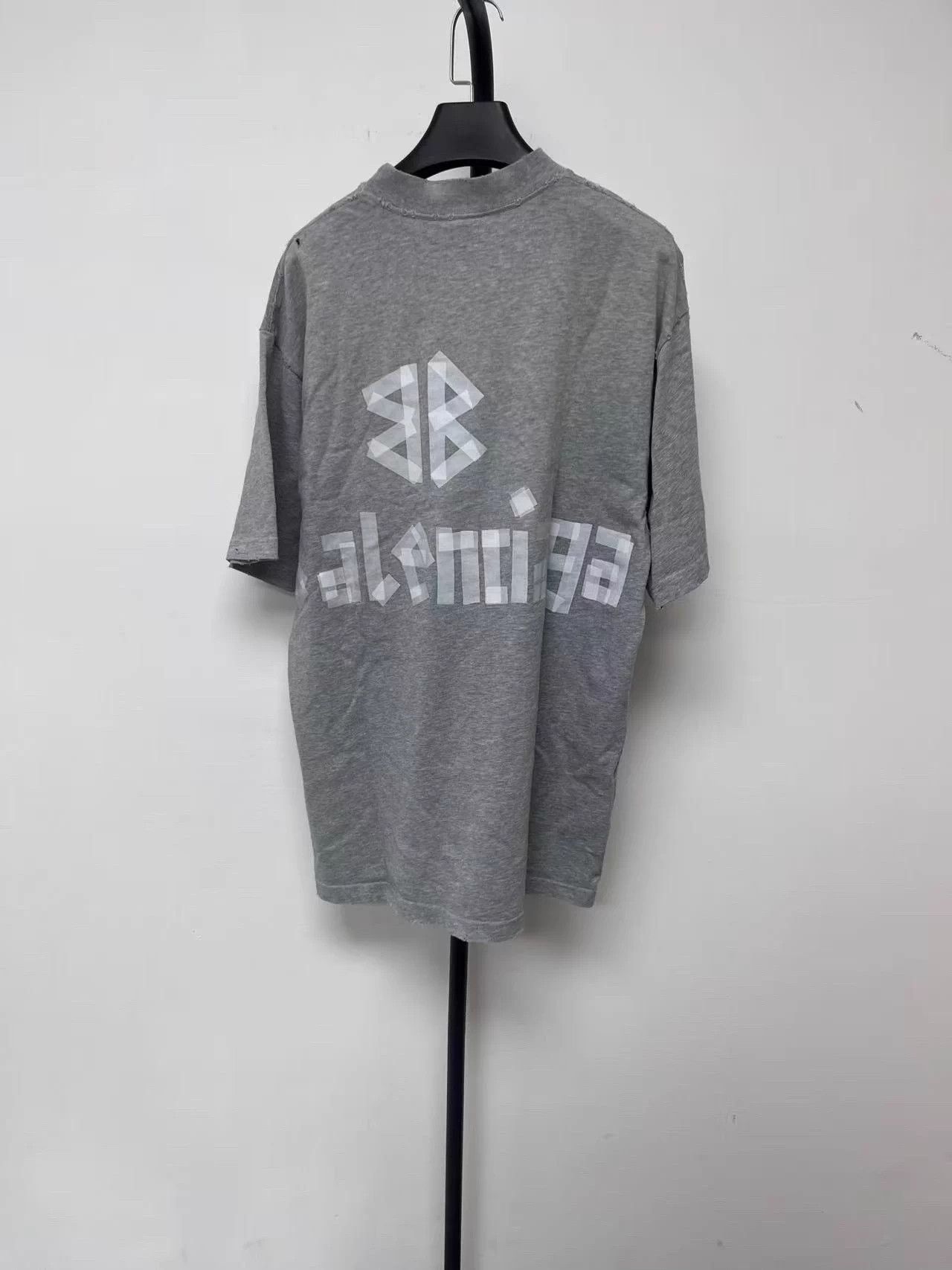 Balenciaga Balenciaga Gray Logo Short Sleeve Tee Unisex XXS Near New Size US XXS / EU 40 - 2 Thumbnail