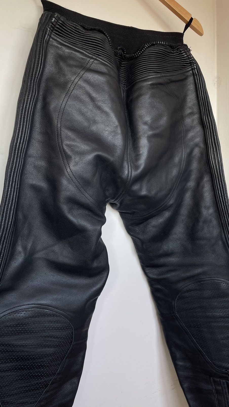 Other Akito Leather Motorcycle Pants - Size 34 Excellent Condition Size US 34 / EU 50 - 2 Thumbnail