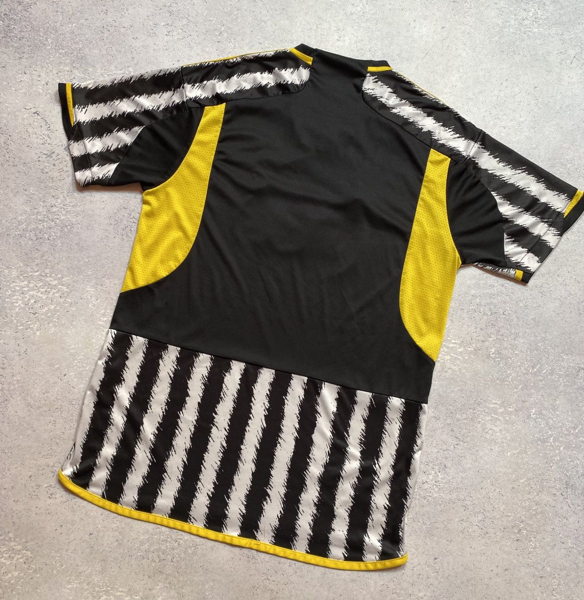 Adidas Adidas Juventus 23/24 Home Jersey Size 2XL Size US XXL / EU 58 / 5 - 11 Thumbnail