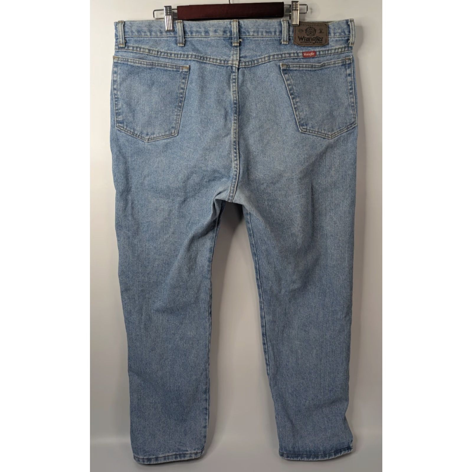 Wrangler VINTAGE Wrangler Jeans Mens 42x30 Light Blue Denim Made in USA 96501SL Wrangler 42 Jeans Mens USA Blue Denim 90s Vintage Straight Fit 96501SL Size US 41 - 4 Thumbnail