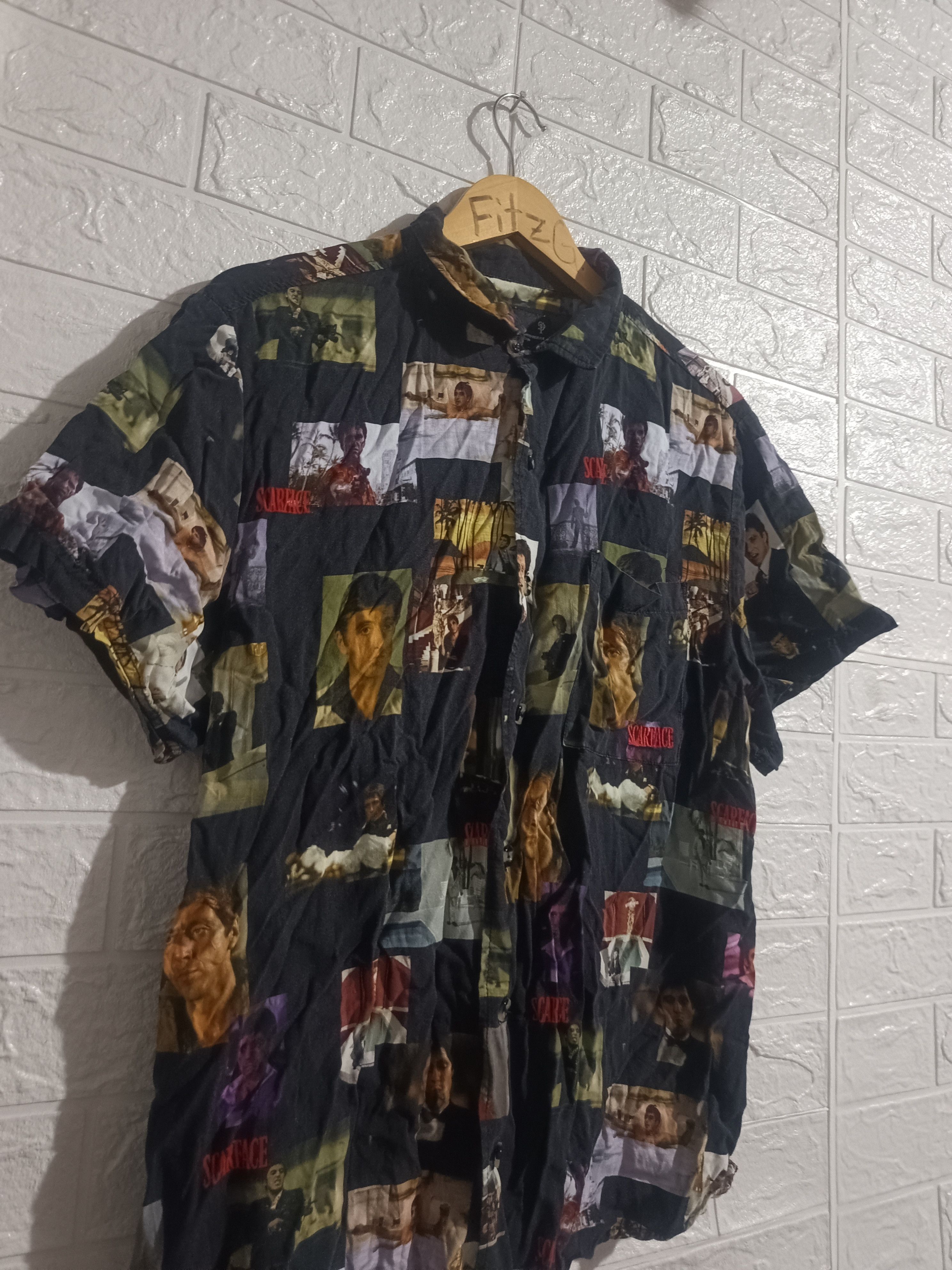 Shoe Palace Scarface AOP Buttons Up (Limited Edition) Size US L / EU 52-54 / 3 - 2 Thumbnail