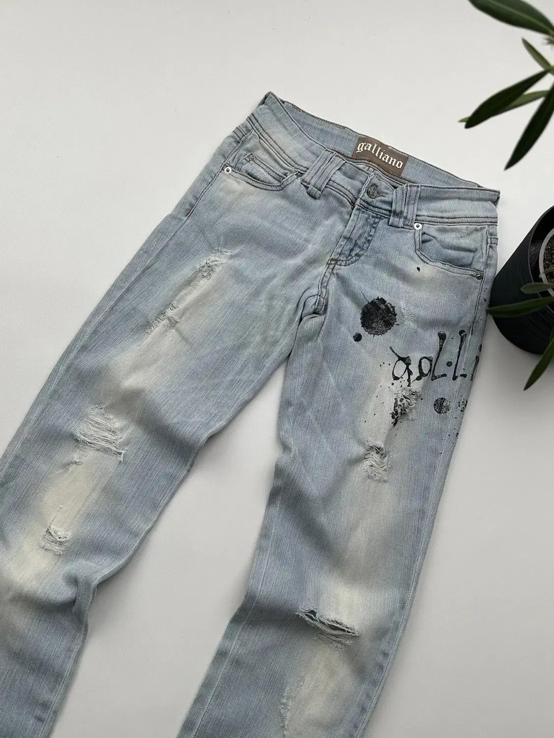 John Galliano Galliano Printed Faded Jeans (249) Size 26" / US 2 / IT 38 - 2 Thumbnail