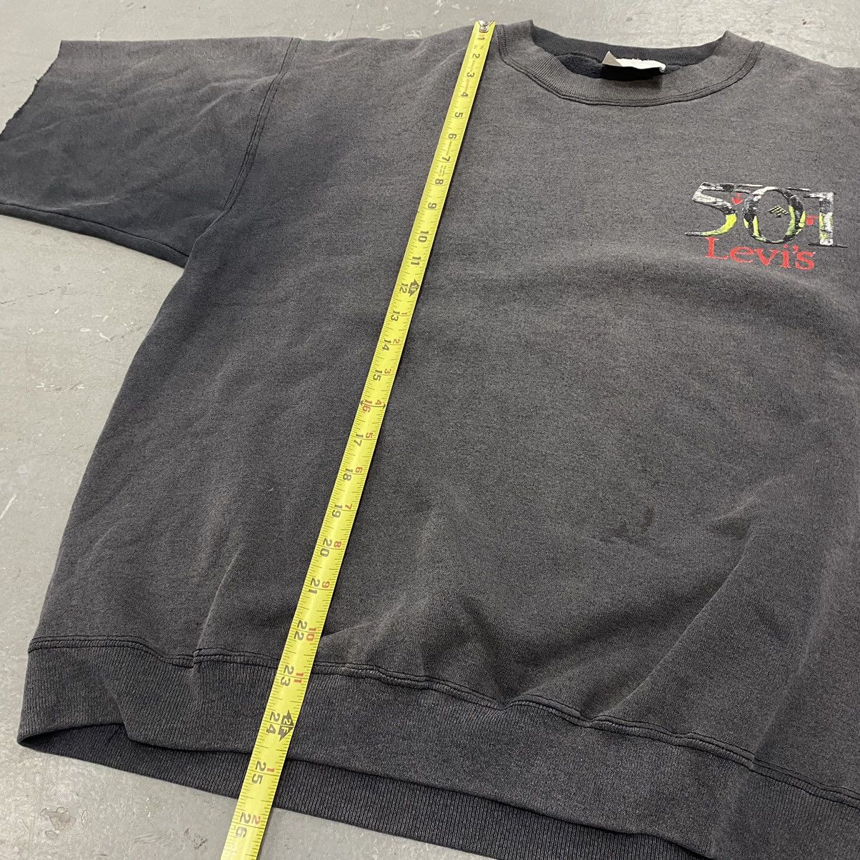 Levi's × Vintage Vtg 80s Levis 501 Graphic Sweatshirt Sunfade Chopped Size US L / EU 52-54 / 3 - 4 Thumbnail
