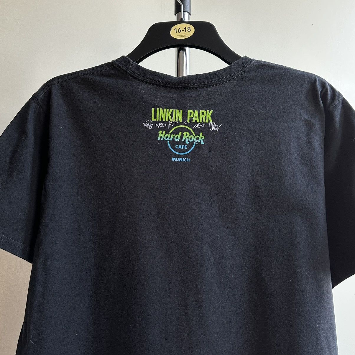 Band Tees × Hard Rock Cafe × Vintage LINKIN PARK x HARD ROCK CAFE MUNICH Y2K TEE Size US L / EU 52-54 / 3 - 5 Thumbnail