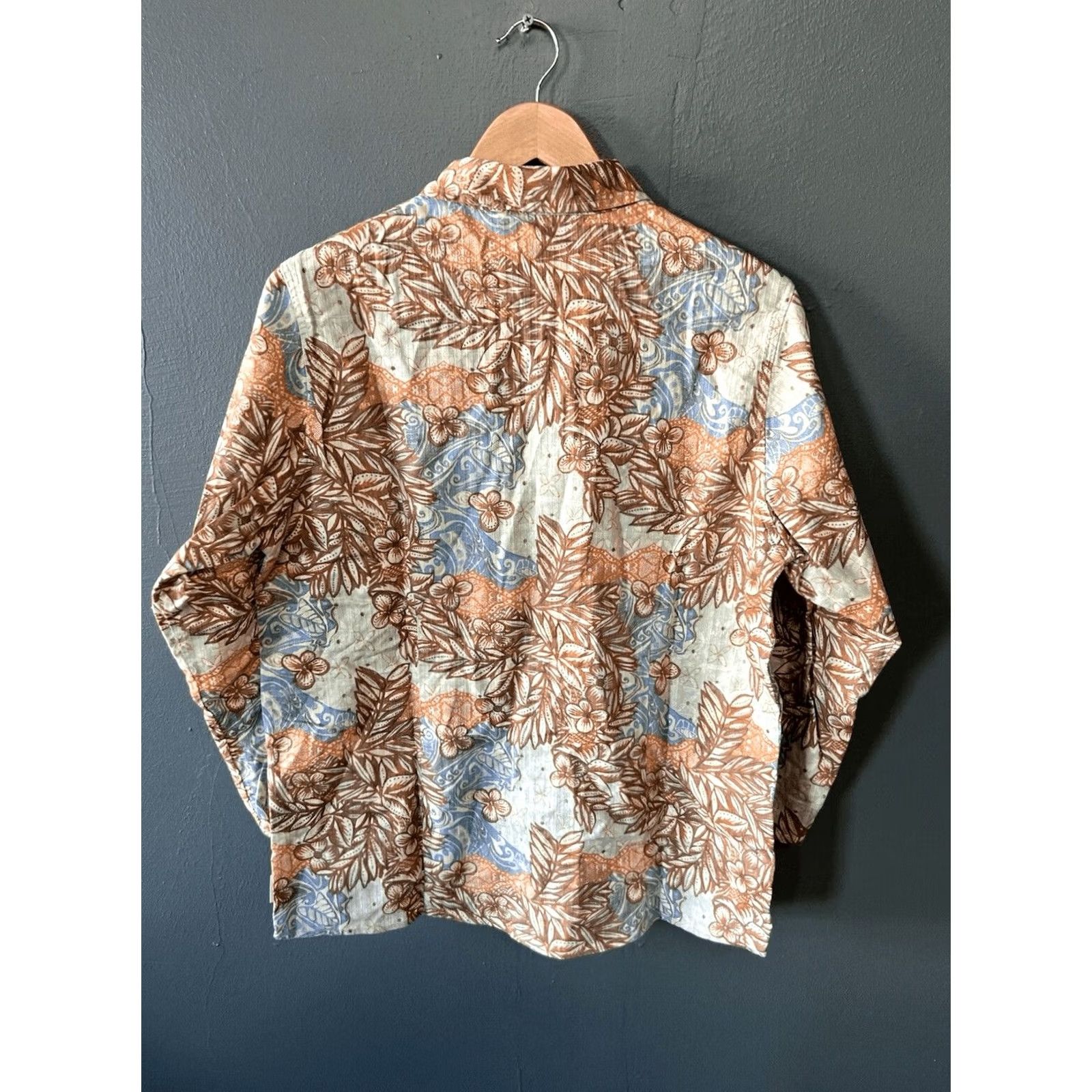 Vintage Woolrich Womens Green Floral Pattern Long Sleeve Button-Up Shirt L Green Women's Shirt Long Sleeve Floral Button-Up Woolrich Sizes Large Size L / US 10 / IT 46 - 2 Thumbnail