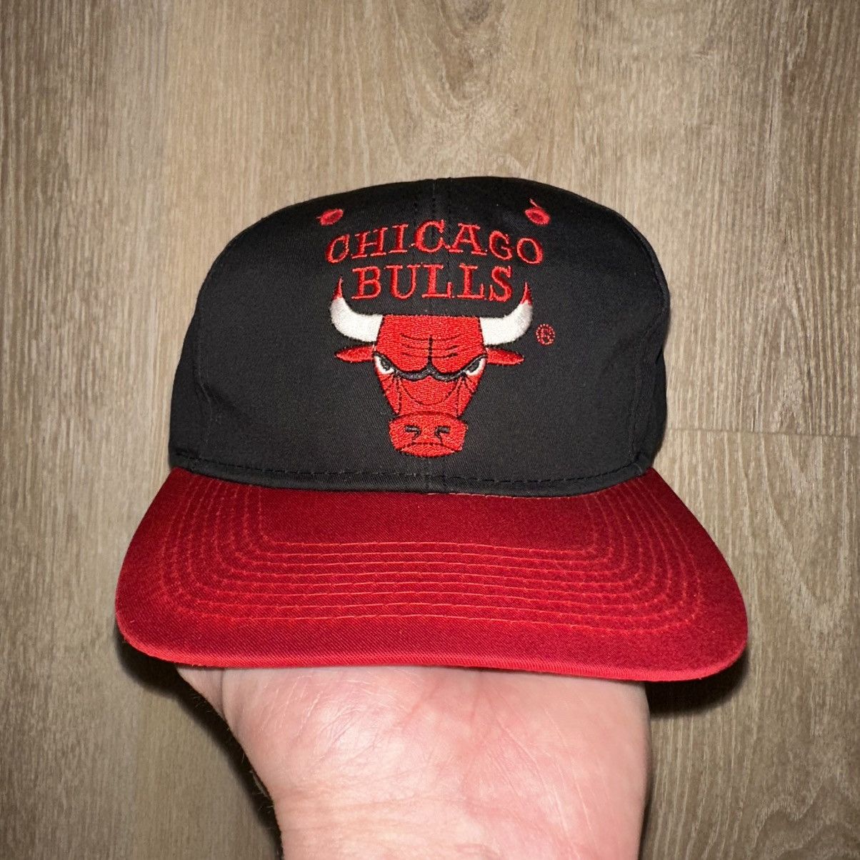 NBA × Vintage Vintage 90’s Chicago Bulls G.C.C NBA Snapback NWT Size ONE SIZE - 1 Thumbnail