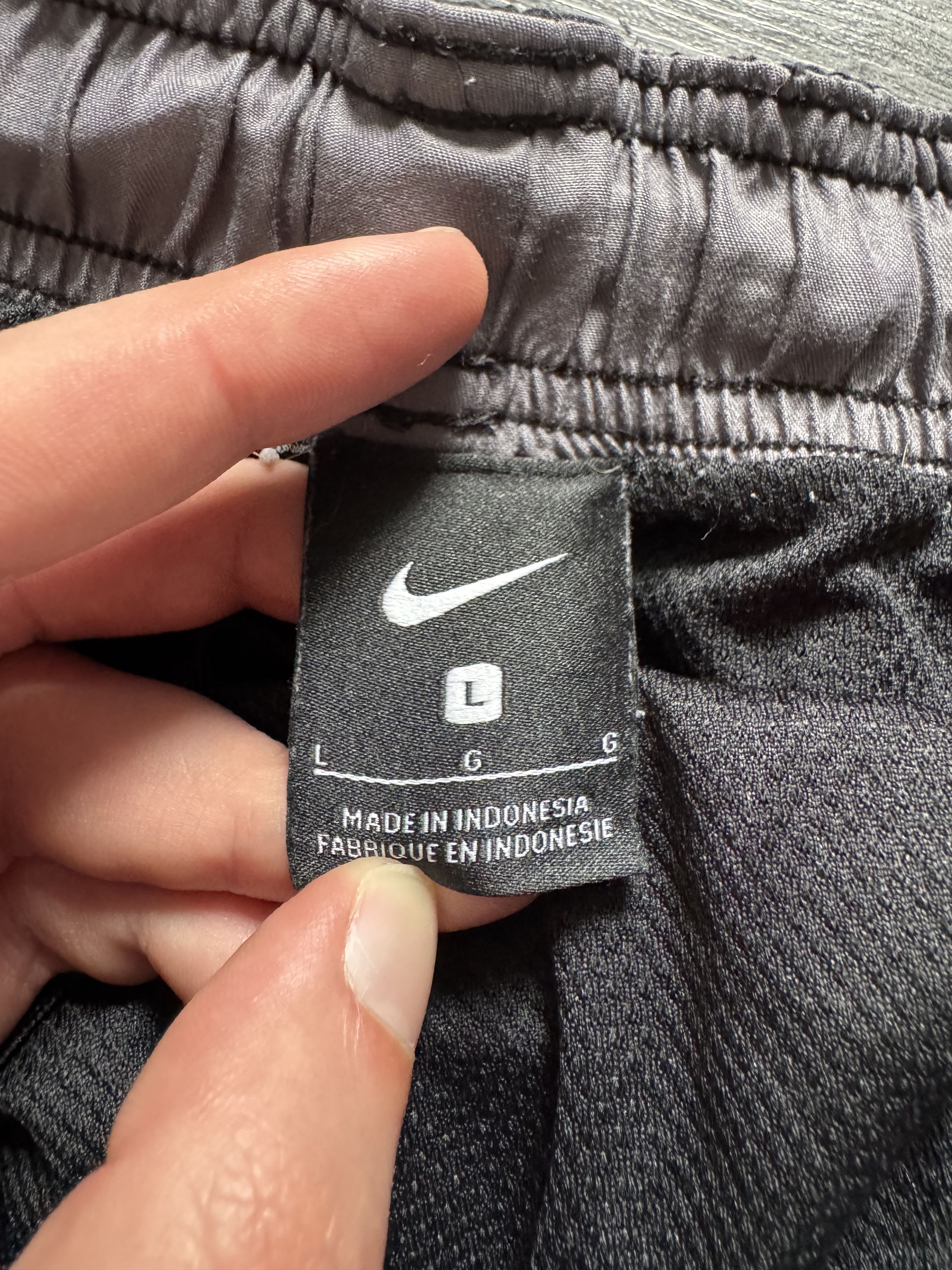 Nike Nike black shorts streetwear swoosh casual y2k size L Size US 34 / EU 50 - 7 Thumbnail