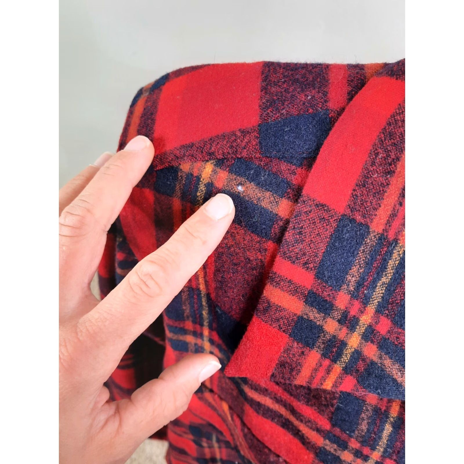 Pendleton VINTAGE Pendleton Shirt Wool Plaid Long Sleeve Mens L USA Made Red L4S Size US L / EU 52-54 / 3 - 3 Thumbnail