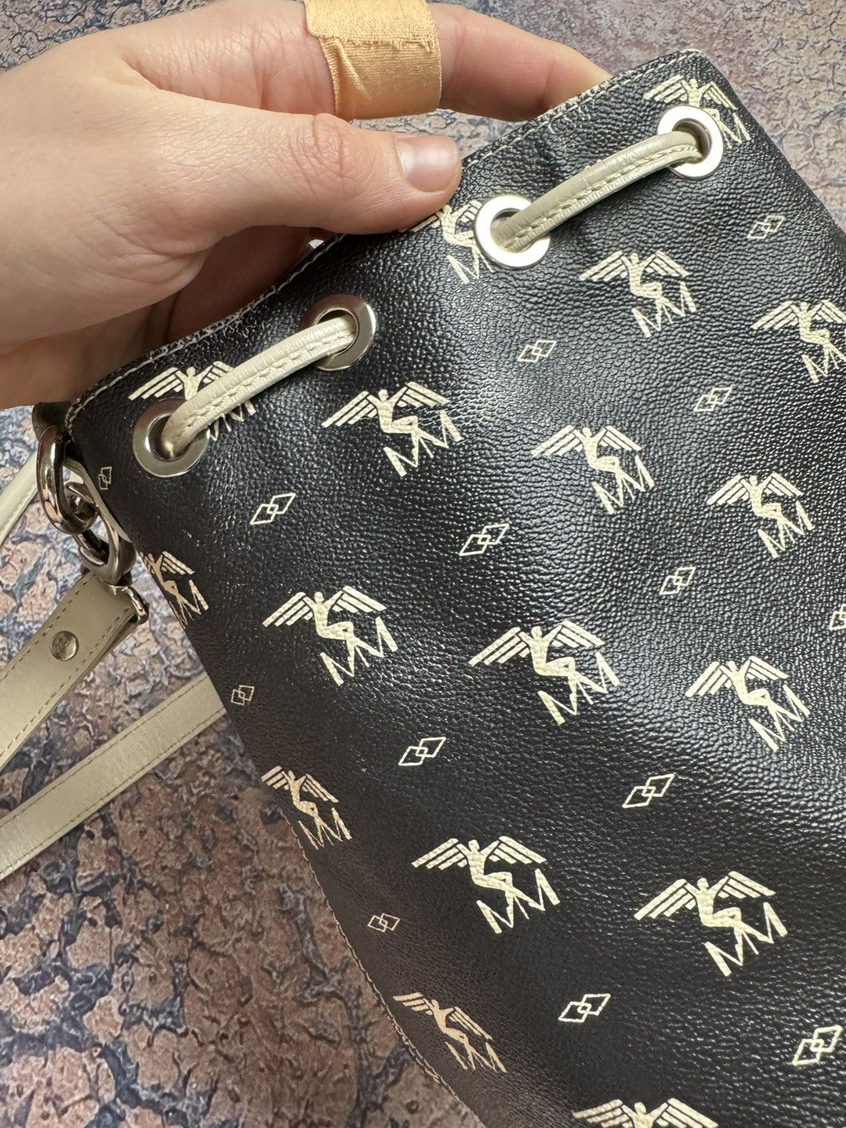 Leather MAISON MOLLERUS Ostrich Leather Bucket Bag Luxury Size ONE SIZE - 18 Thumbnail
