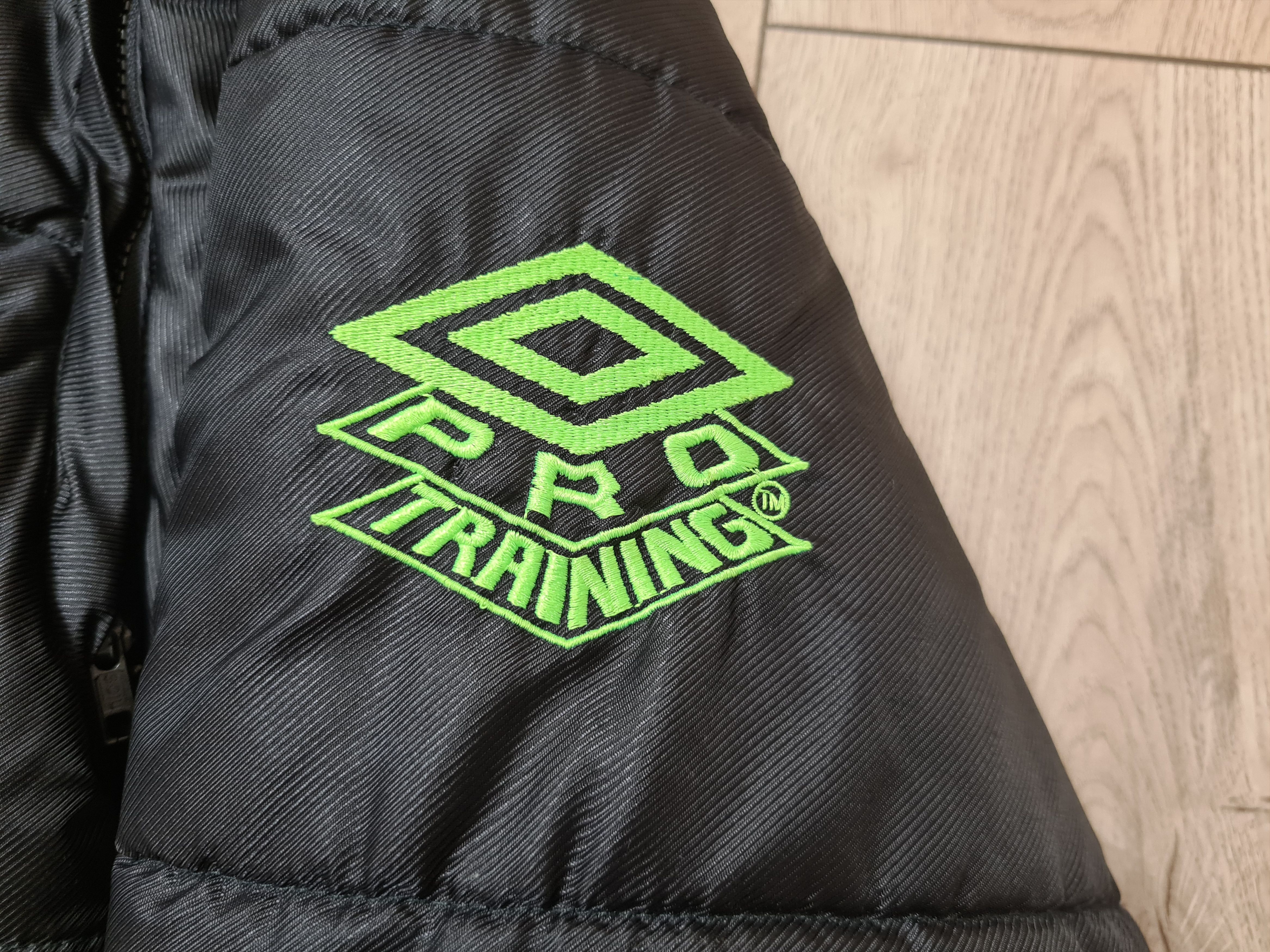 Umbro UMBRO PRO TRAINING FOOTBALL JACKET SOCCER WINTER JACKET Size US L / EU 52-54 / 3 - 9 Thumbnail