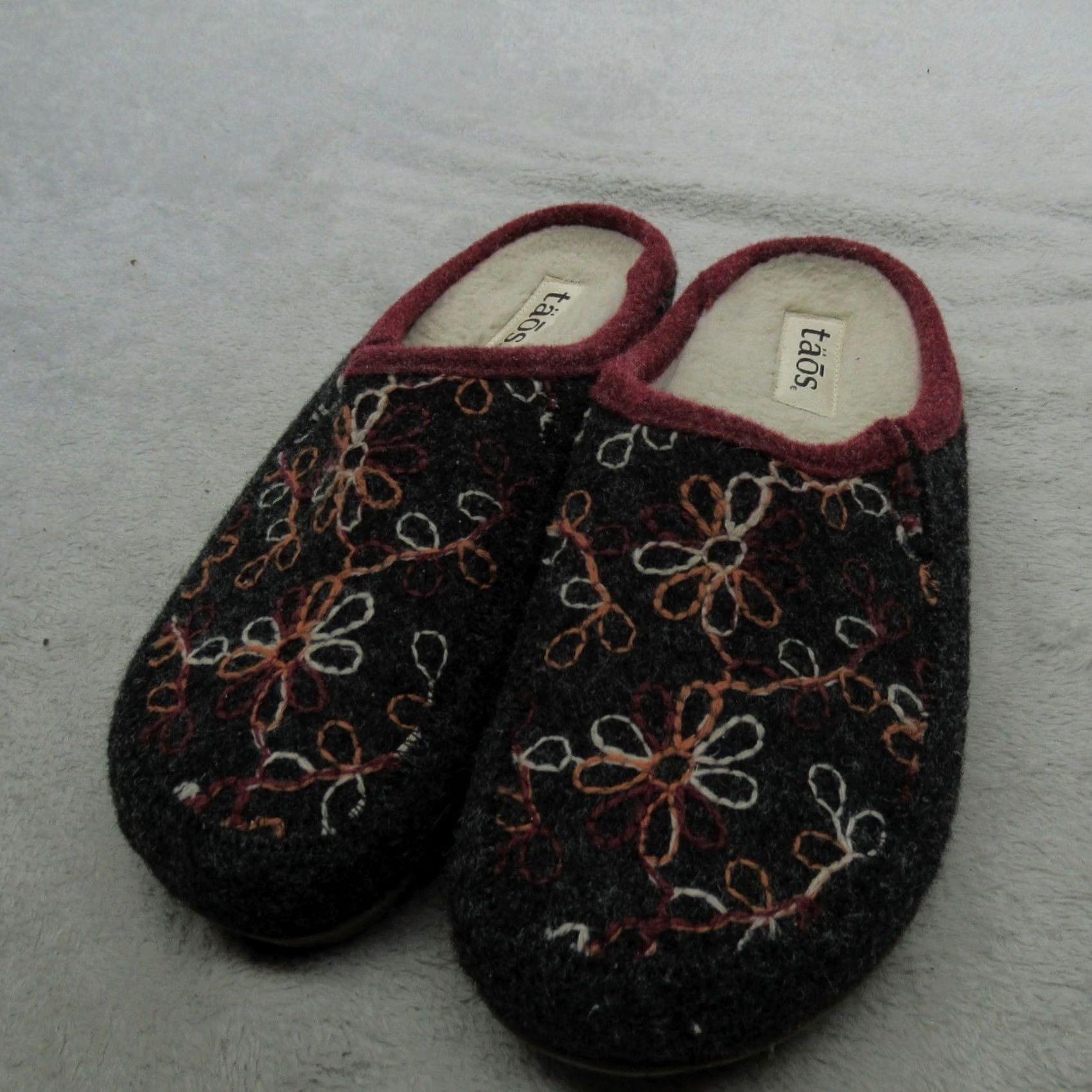 Taos Taos Women 10-10.5 Wool Clogs Red Woolderness 2 Embroidered Slip-On Comfort Size ONE SIZE - 6 Thumbnail