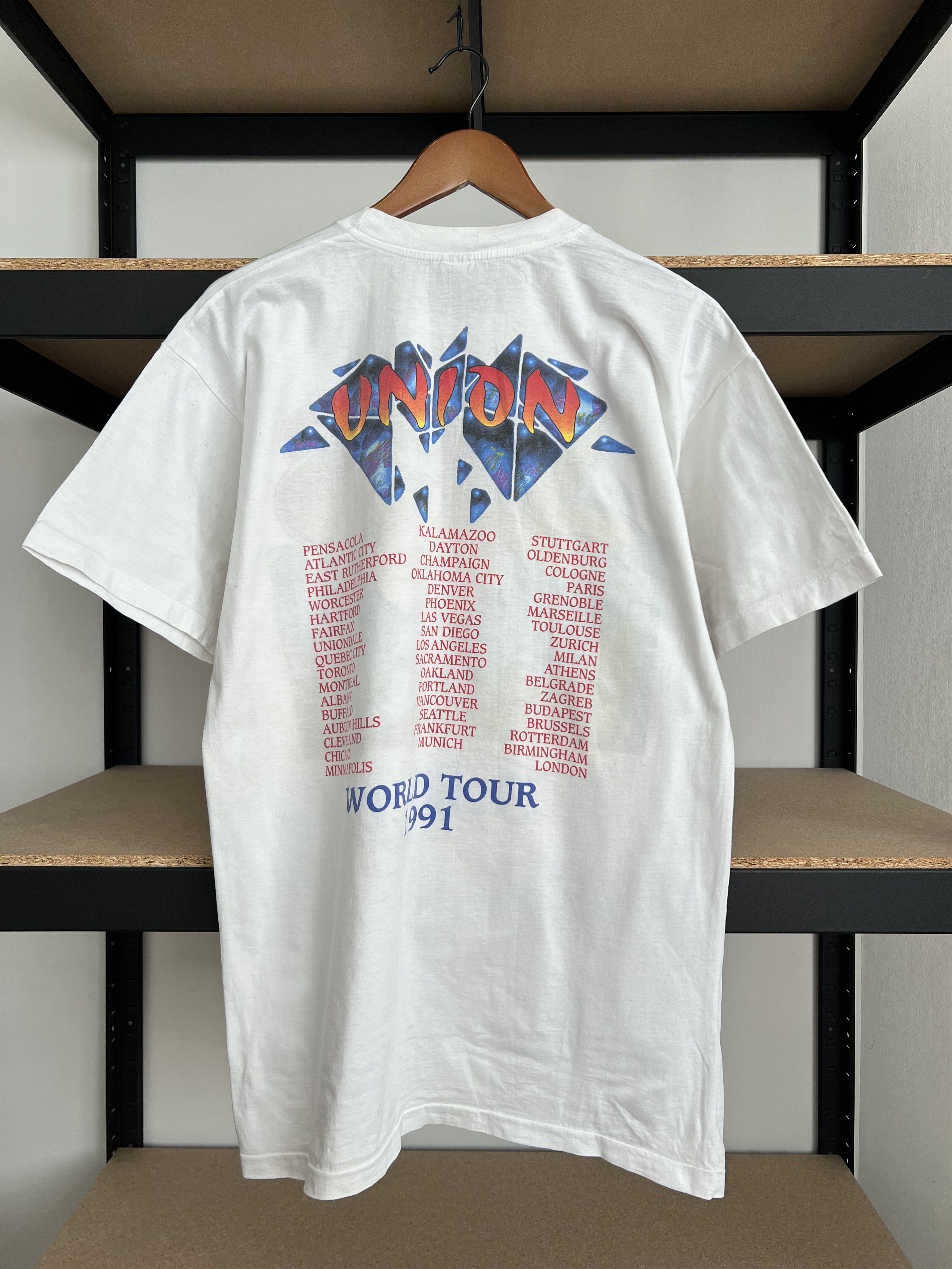 Band Tees Vintage 1991 Yes Band Relayer World Tour White T-shirt Size US XL / EU 56 / 4 - 2 Thumbnail