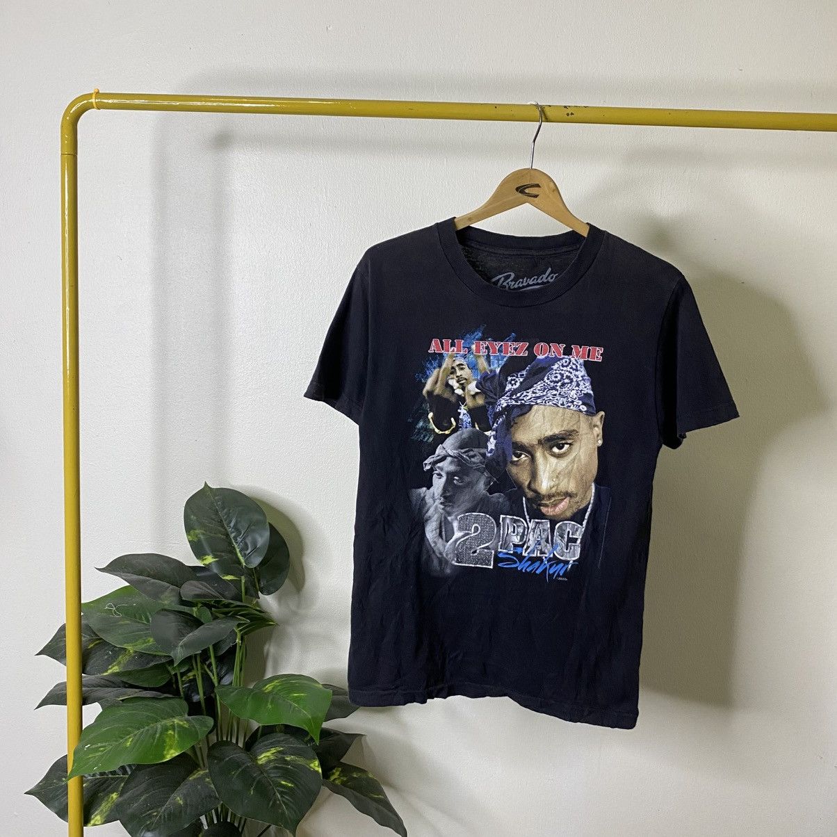 Rap Tees Vtg Y2K Tupac Shakur All Eyez On Me Official Reissue T Shirt Size US S / EU 44-46 / 1 - 1 Thumbnail