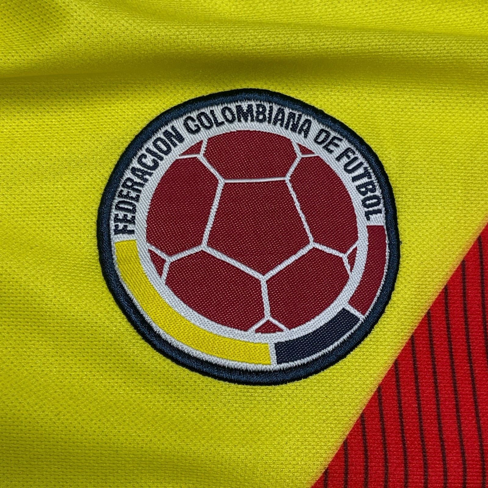Adidas × Vintage Colombia 2018/2019 Adidas Home Football Soccer Jersey Size US L / EU 52-54 / 3 - 6 Thumbnail
