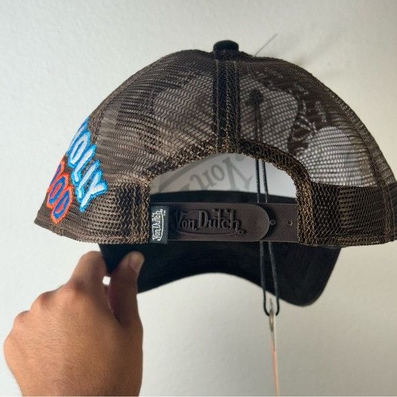 Designer × Von Dutch NWT VON DUTCH BROWN VELVET HOLLYWOOD TRUCKER HAT Size ONE SIZE - 3 Thumbnail